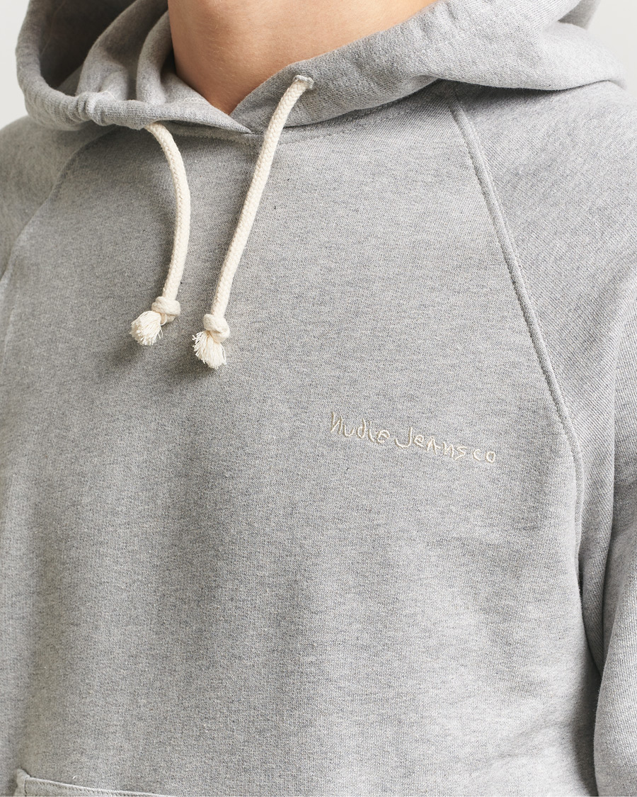 Heren | Truien | Nudie Jeans | Gunde Logo Hoodie Grey Melange