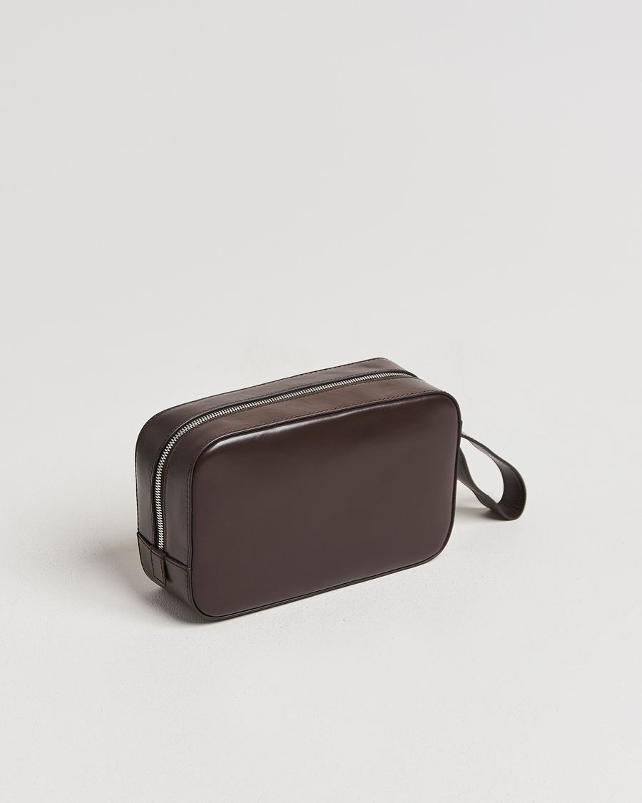 Heren | Tassen | Tiger of Sweden | Balnea Smooth Leather Washbag Dark Brown