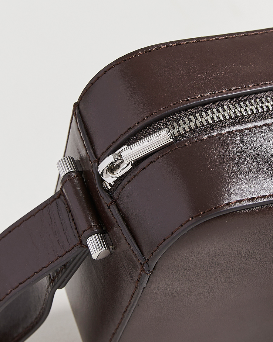 Heren | Tassen | Tiger of Sweden | Balnea Smooth Leather Washbag Dark Brown