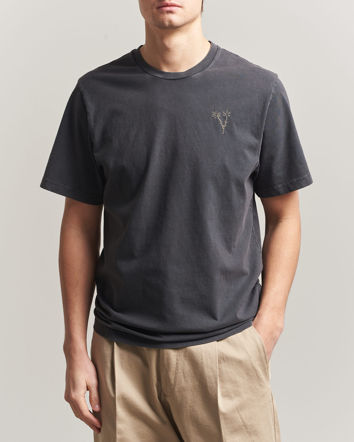 Heren | T-shirts | Forét | Bouquet T-Shirt Washed Black