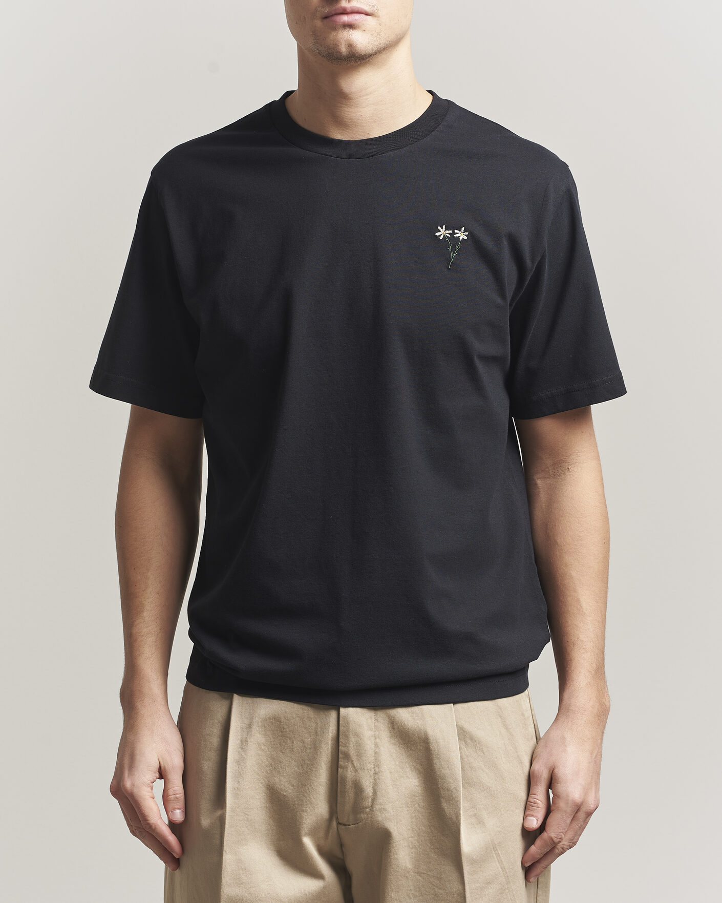Heren | T-shirts | Forét | Posy T-Shirt Black