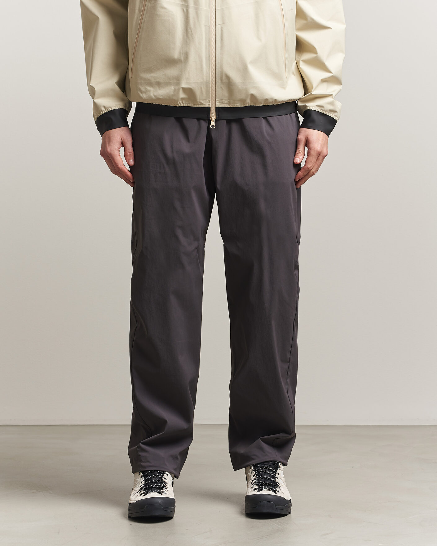 Homme | Pantalons | Stone Island | Stellina Technical Nylon Stretch Trousers Charcoal