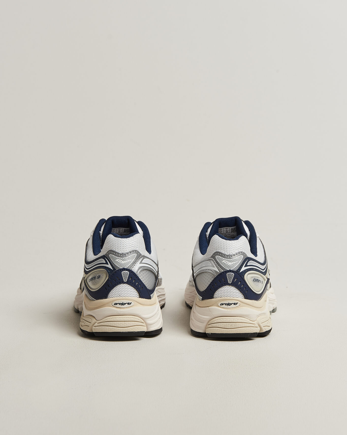 Homme | Baskets | Saucony | Progrid Omni 9 Running Sneaker White/Navy