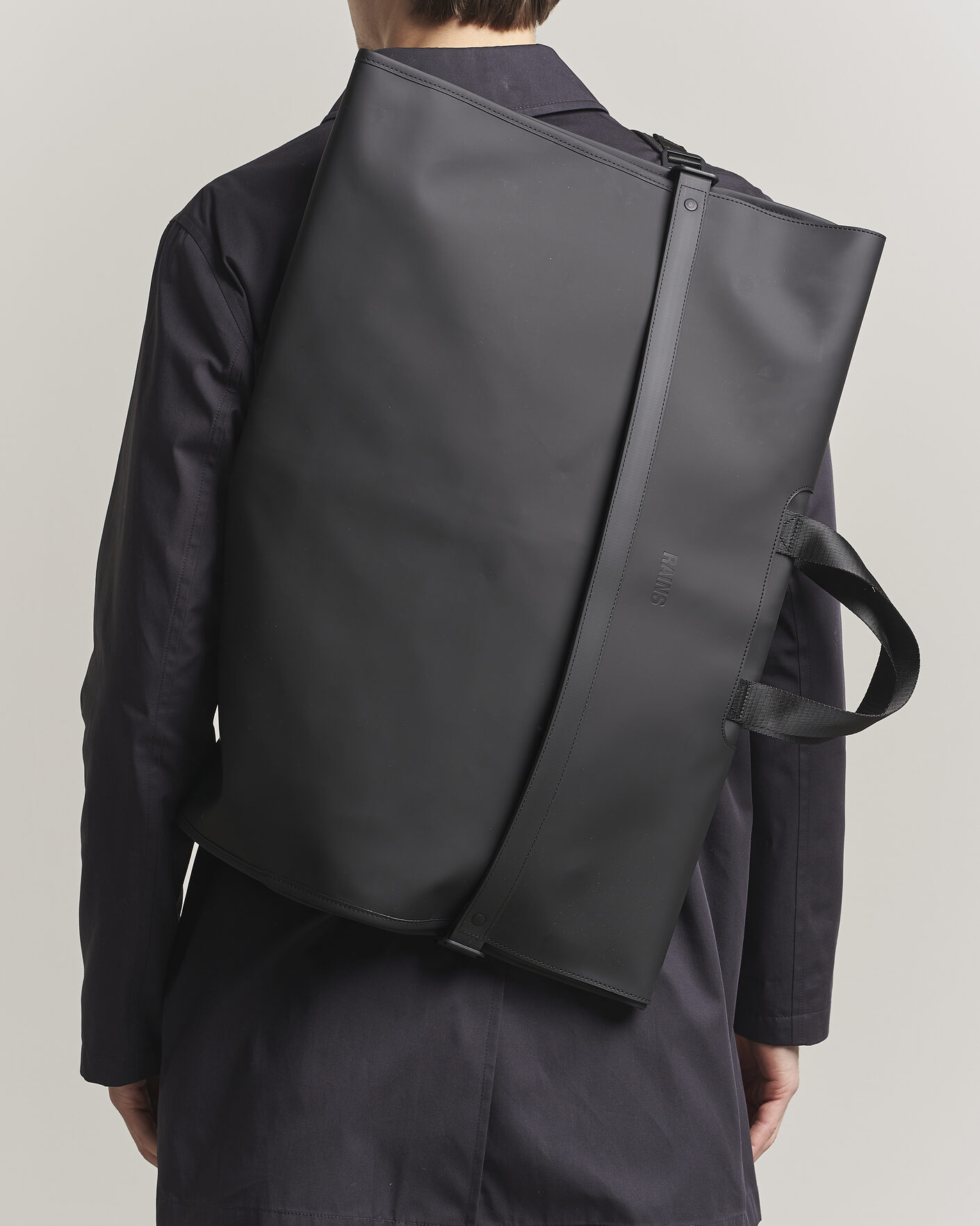 Heren | RAINS OTG Suit Bag Black | RAINS | OTG Suit Bag Black