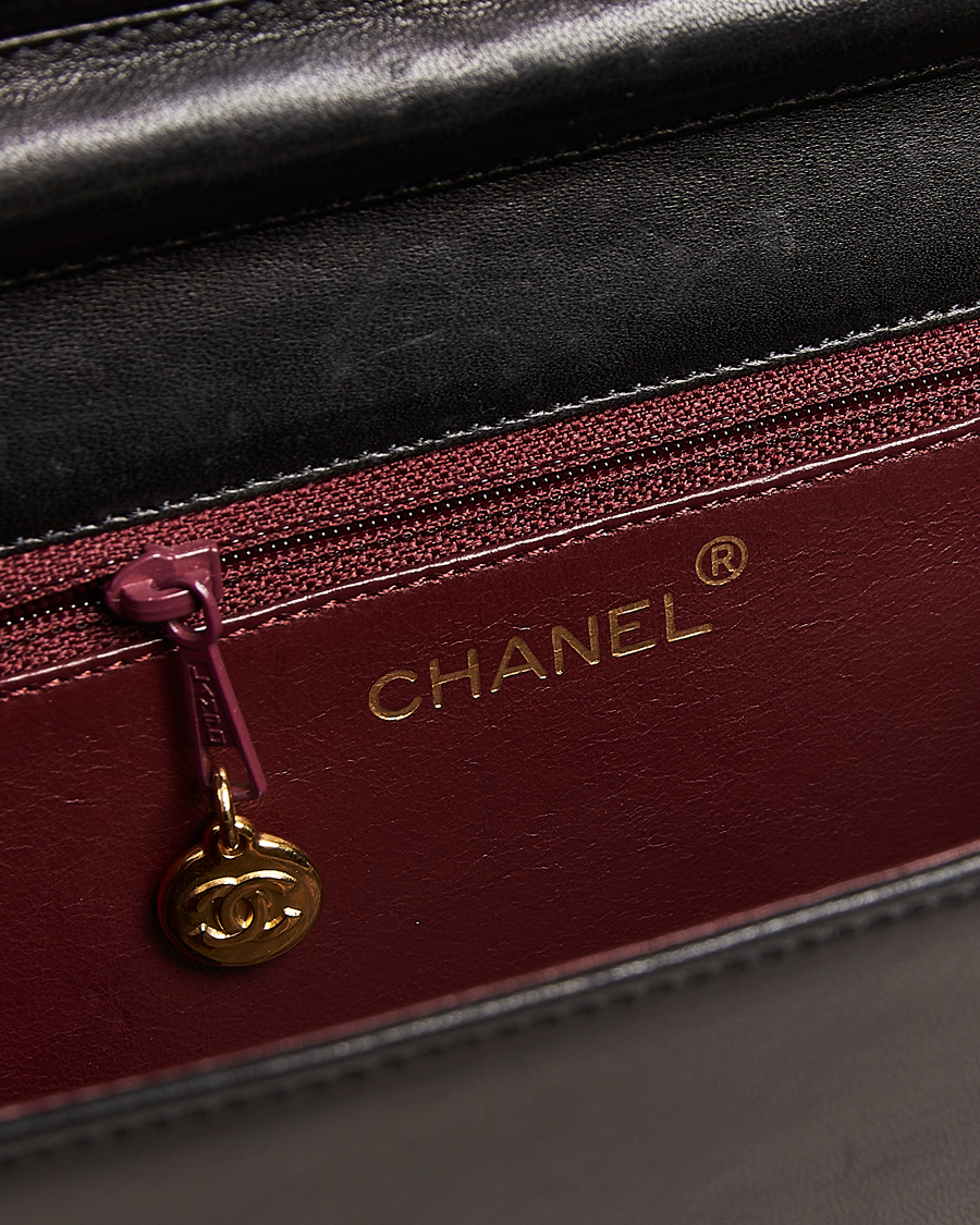 Homme | Pre-Owned & Vintage Bags | Chanel Pre-Owned | Classic Single Flap Bag Lambskin Small Black