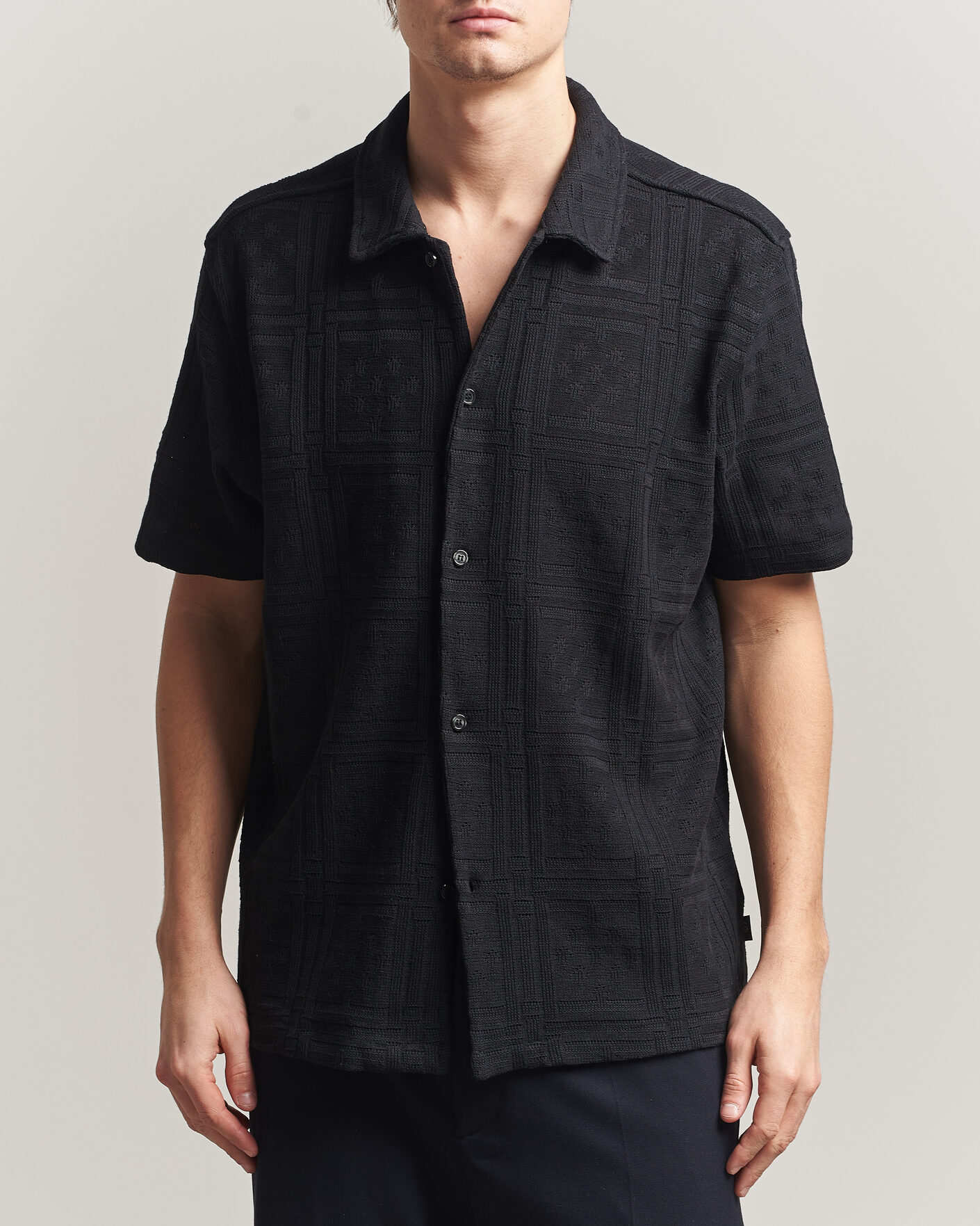 Homme | Chemises | LES DEUX | Hector Pointelle Short Sleeve Shirt Black