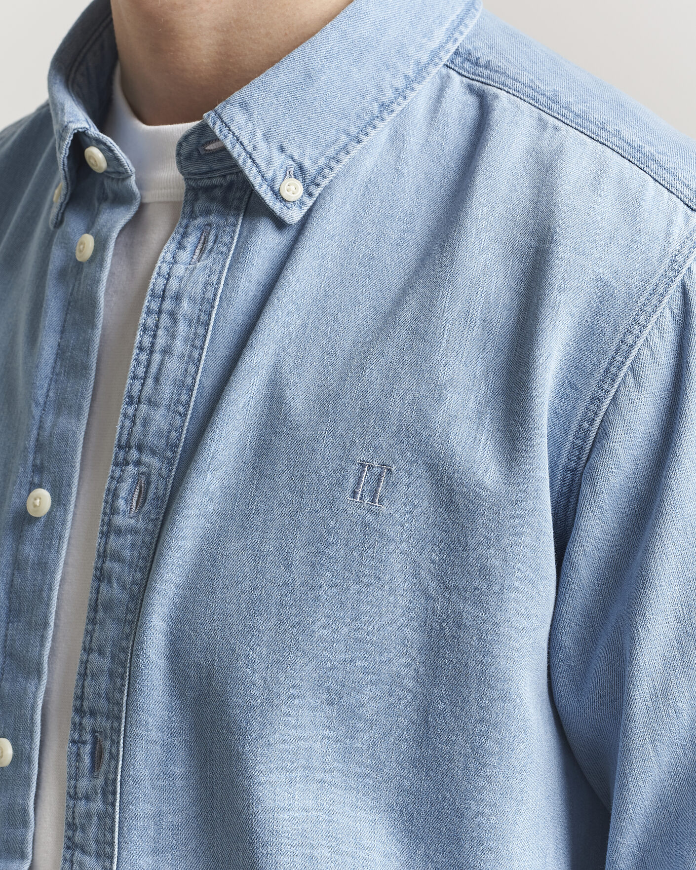 Homme | Chemises | LES DEUX | Konrad Denim Shirt Light Indigo Wash