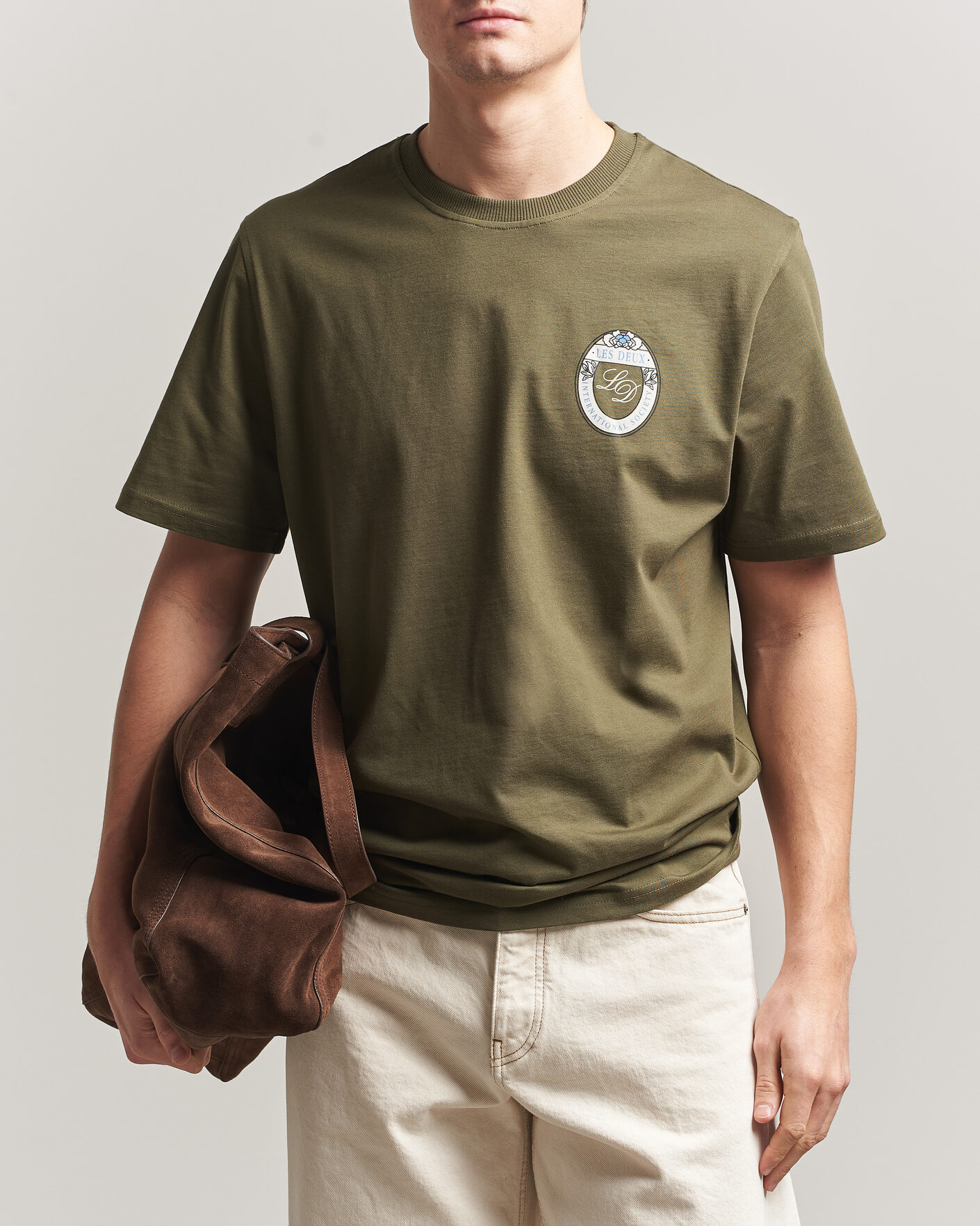 Heren | T-shirts | LES DEUX | Brday Emblem T-Shirt Olive Night Green