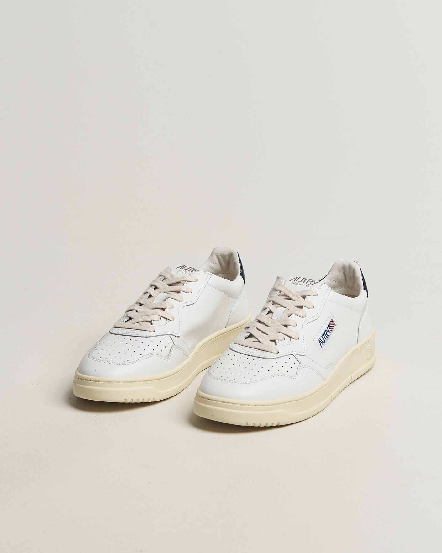 Heren | Sneakers | Autry | Medalist Low Sneaker White/Space