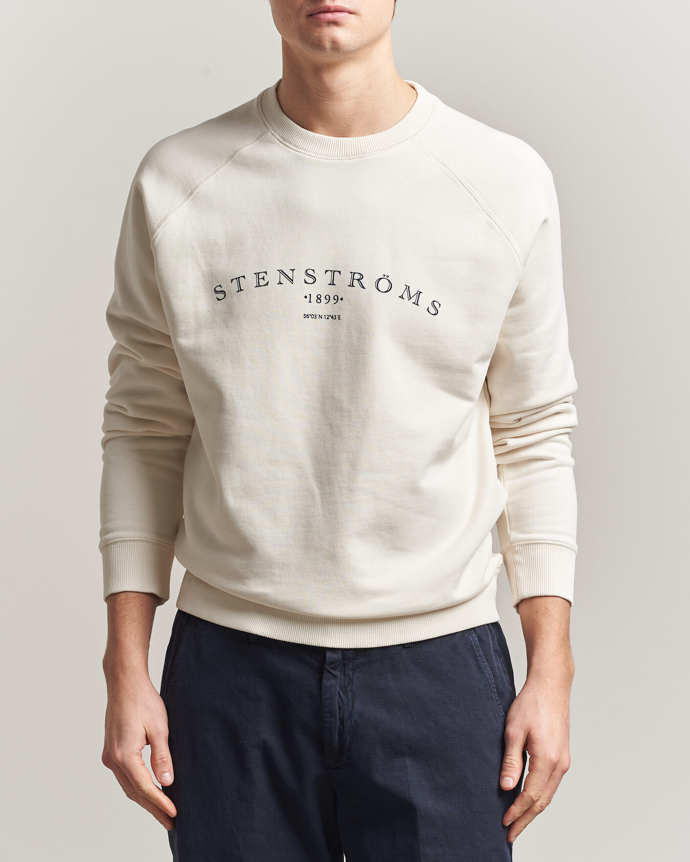 Heren | Truien | Stenströms | Raglan Crew Logo Sweater White