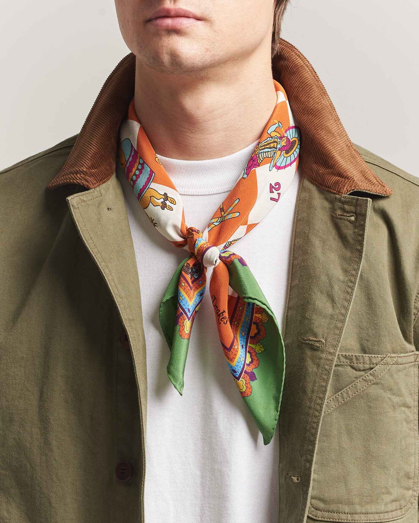 Heren | Sjaals | Drake's | Snakes & Ladders Print Crepe Silk Bandana Green