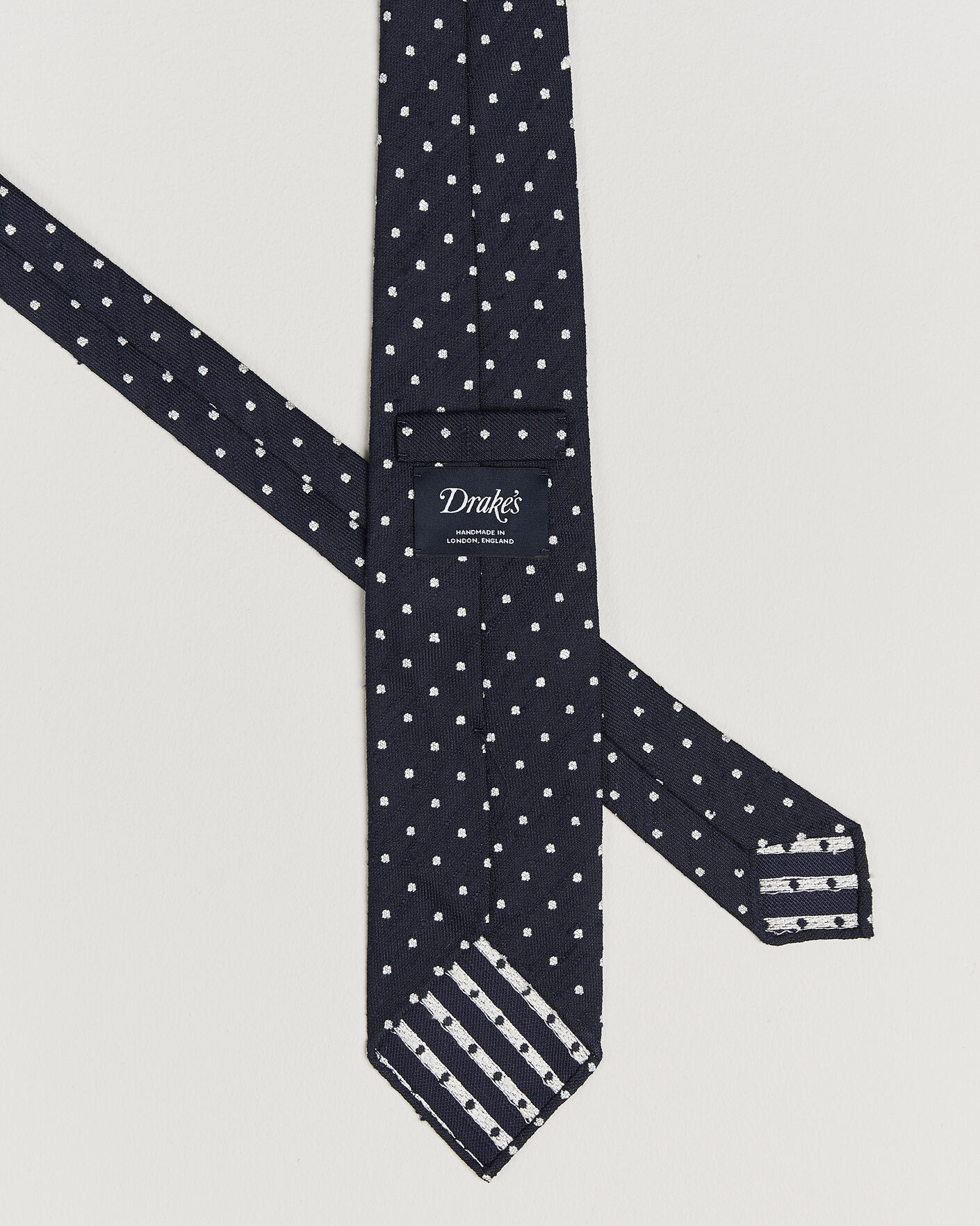 Homme | Cravates | Drake's | Smal Spot Pattern Shantung Silk Tie Navy