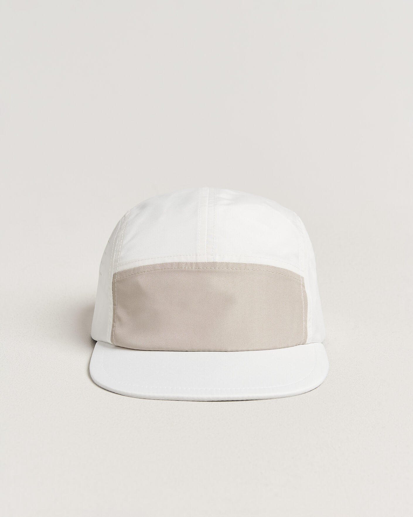 Homme | Bobs Et Casquettes | Peak Performance | Lightweight Cap White/Sand Fog