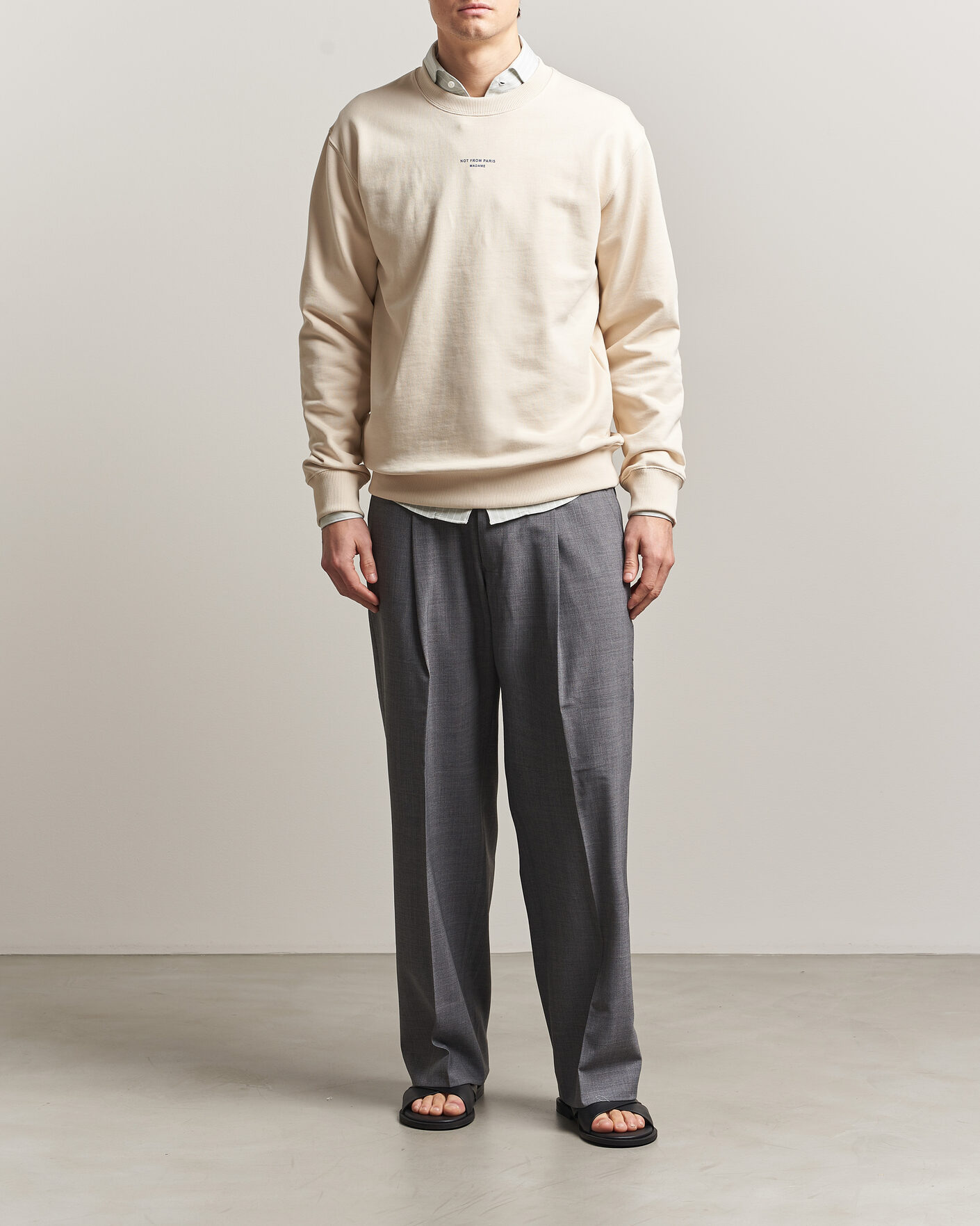 Heren | Truien | Drôle de Monsieur | Classic Slogan Sweatshirt Sand