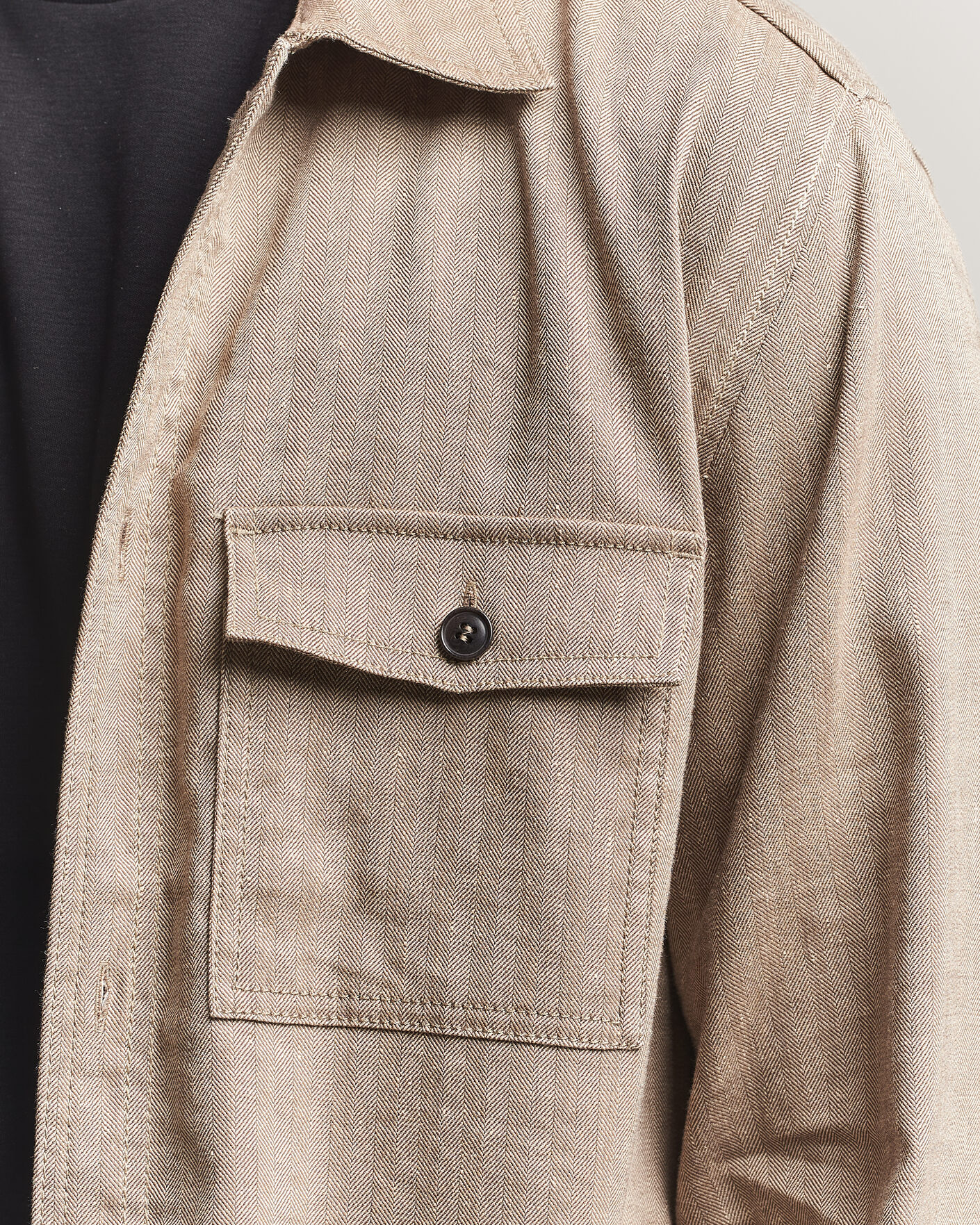 Homme | Chemises | Tiger of Sweden | Bishop Linen Overshirt Vintage Beige