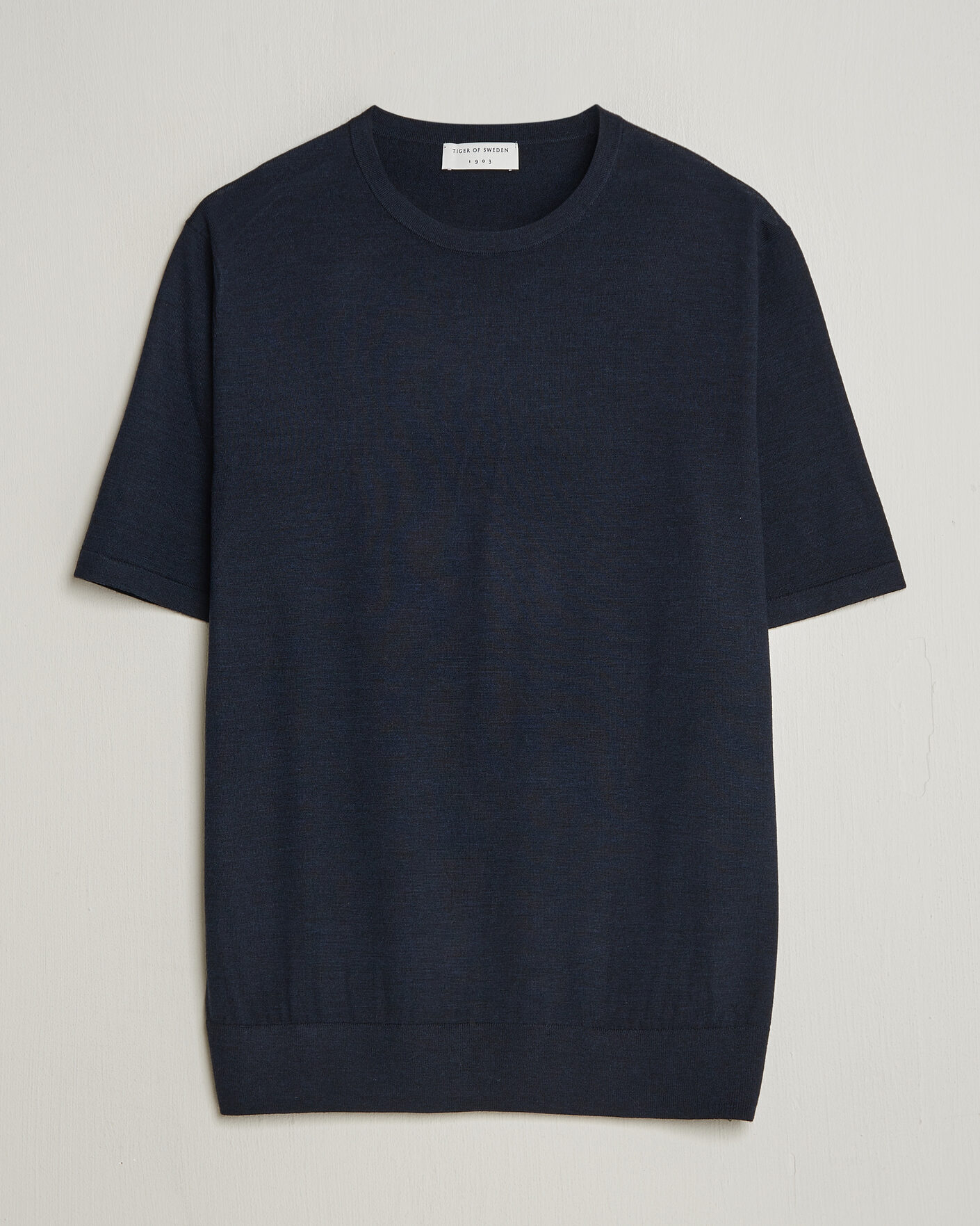 Homme | T-shirts | Tiger of Sweden | Connor Knitted Crew Neck T-Shirt Light Ink