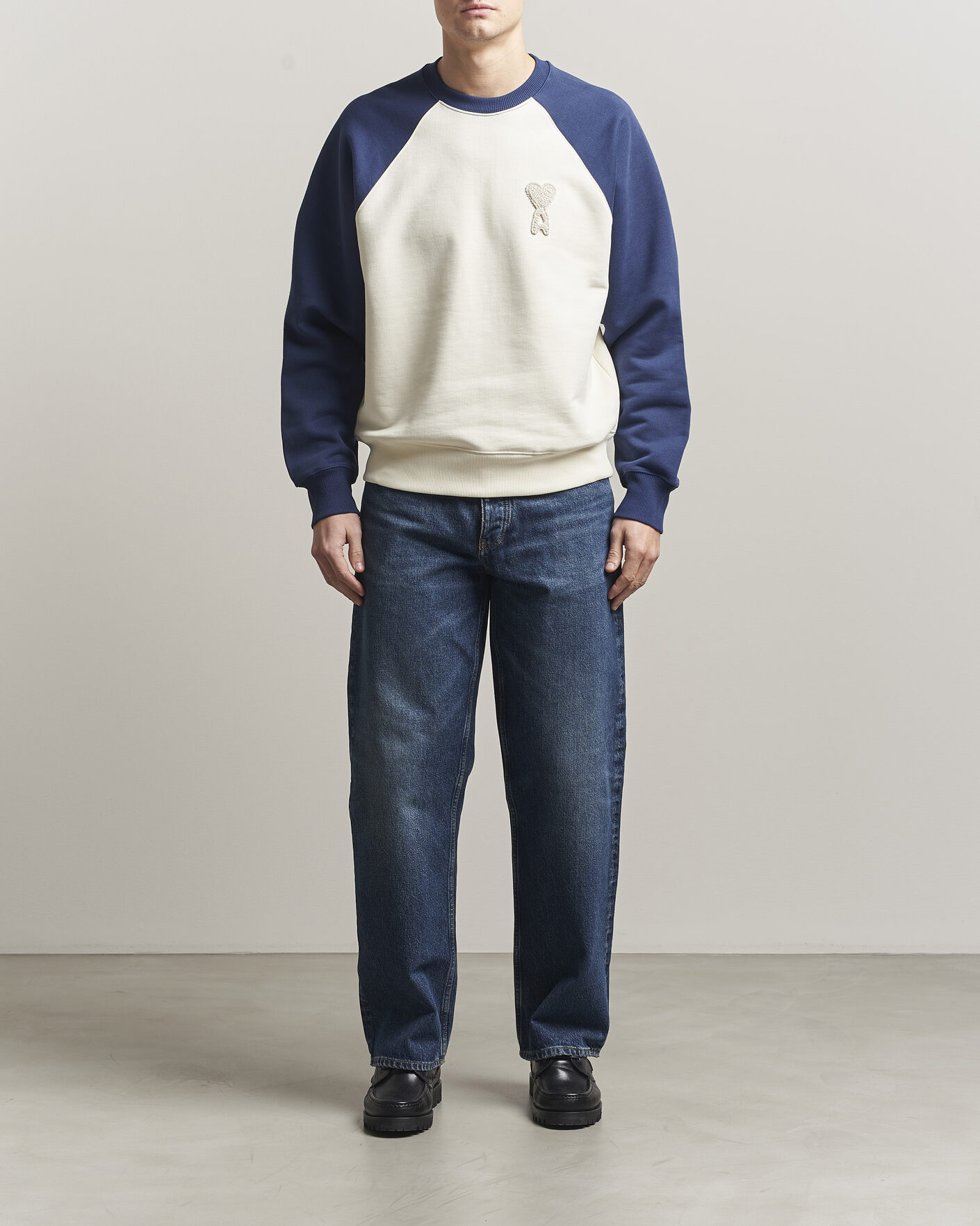 Heren | Truien | AMI | Knitted Heart Logo Sweatshirt Creme/Navy
