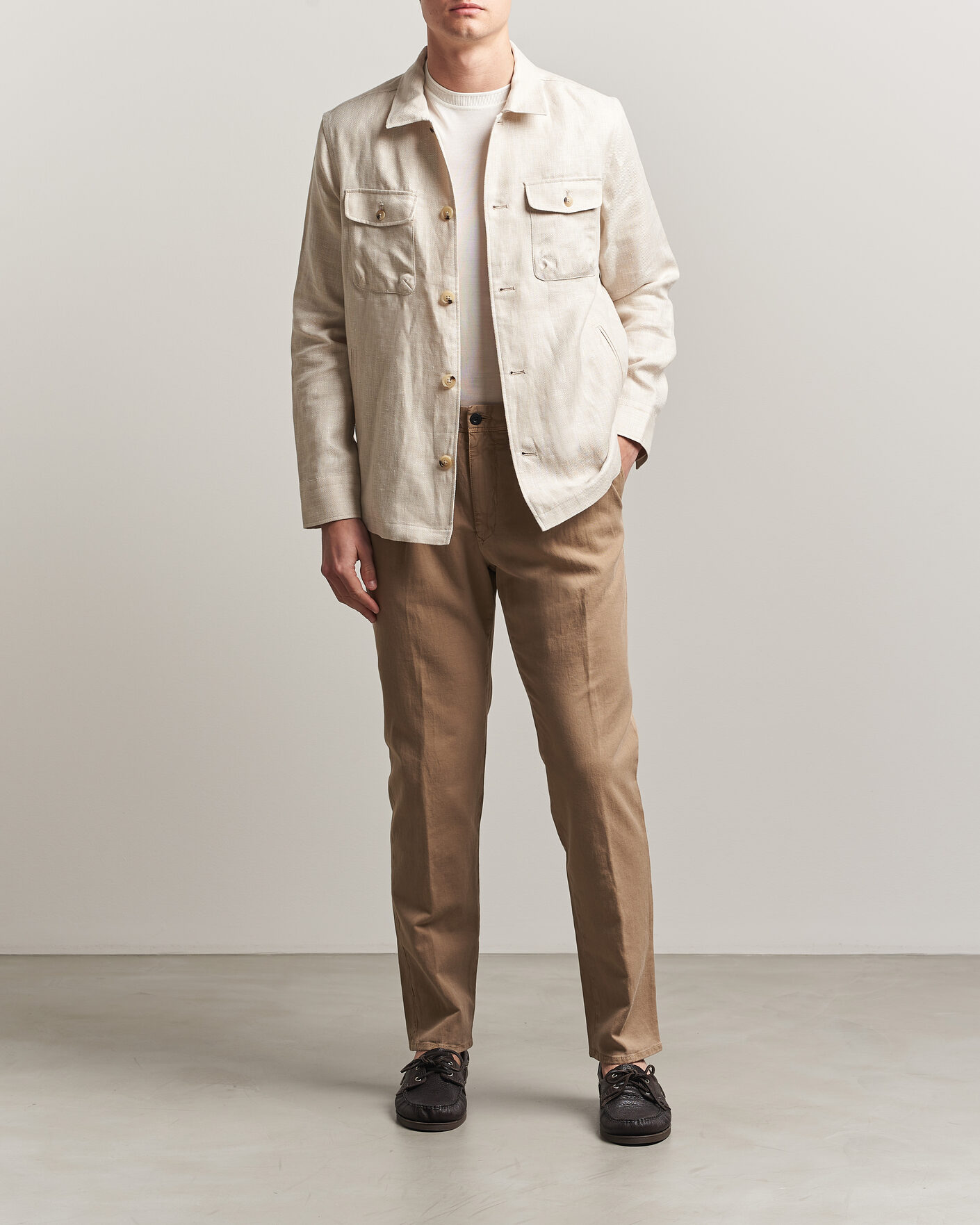 Heren | Broeken | Incotex | Tapered Fit Pleated Linen Slacks Brown