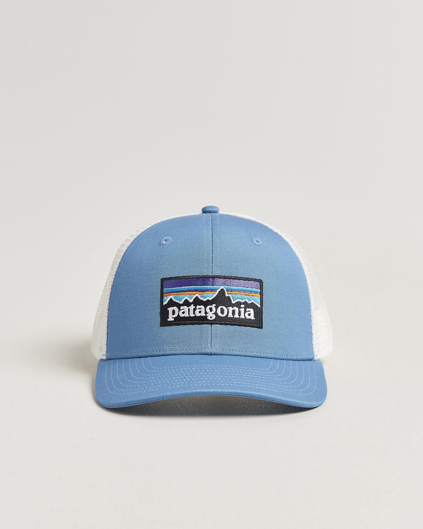 Heren | Hoeden en petten | Patagonia | P-6 Logo Trucker Hat Shore Blue