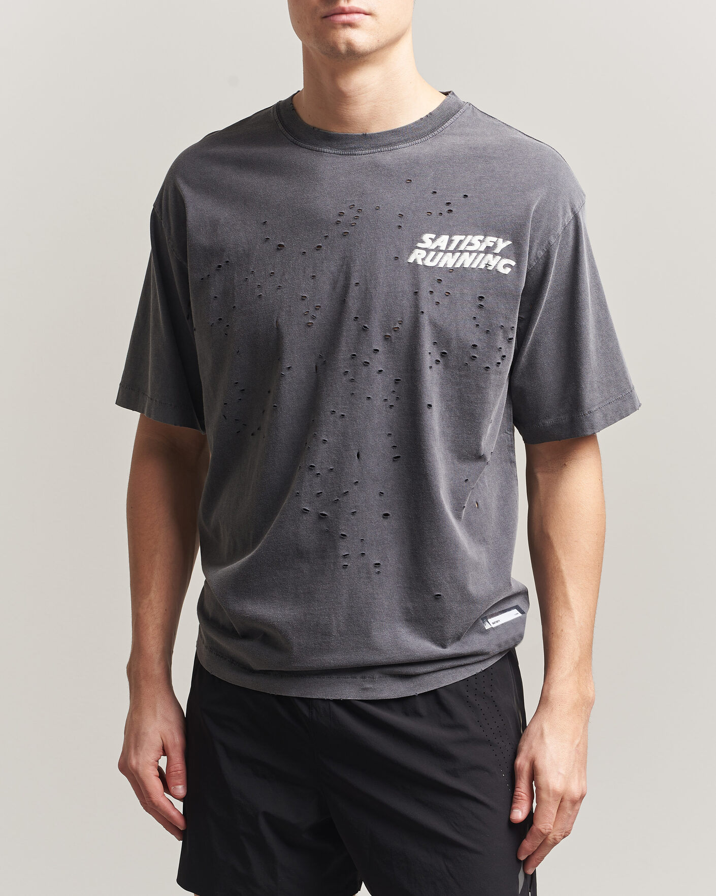 Homme | T-shirts | Satisfy | MothTech Small Logo T-Shirt Aged Black