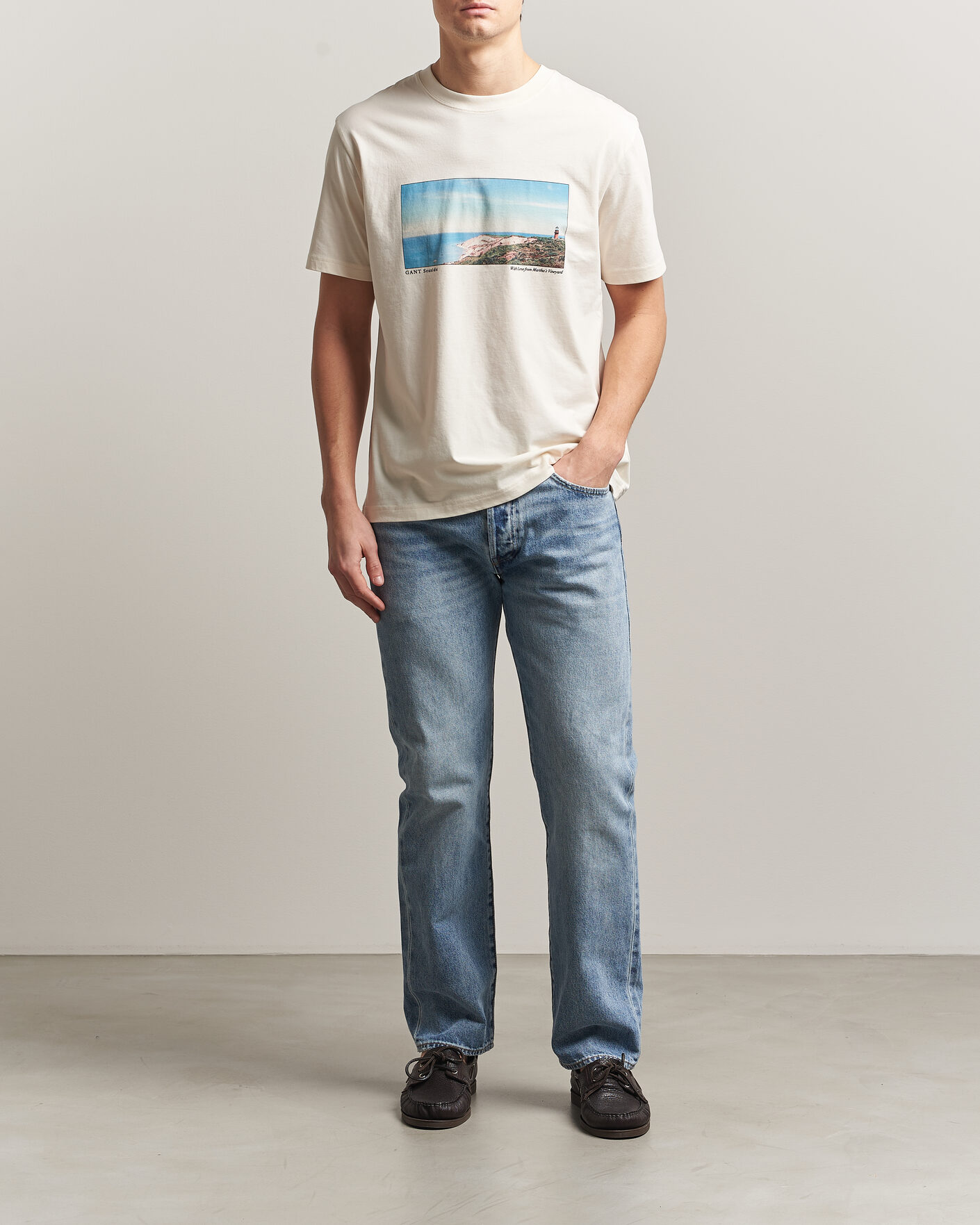 Homme | T-shirts | GANT | Scenery Graphic Crew Neck T-Shirt Cream