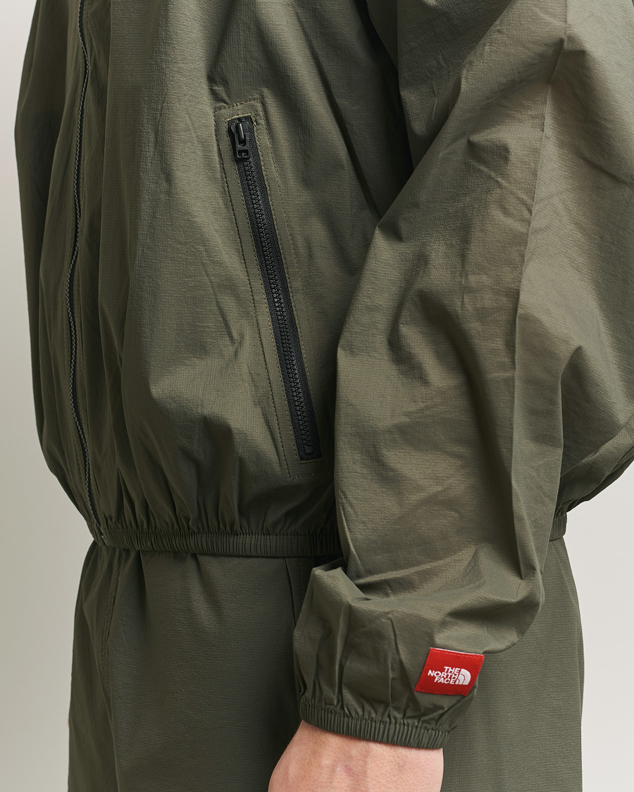 Heren | Jassen | The North Face | Red Box Packable Wind Jacket New Taupe Green