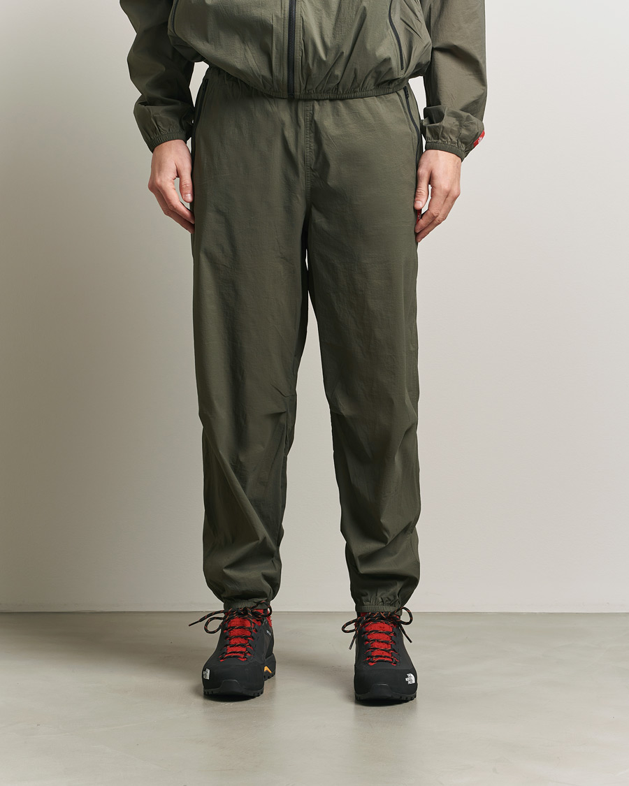 Heren | Broeken | The North Face | Red Box Packable Wind Pants New Taupe Green