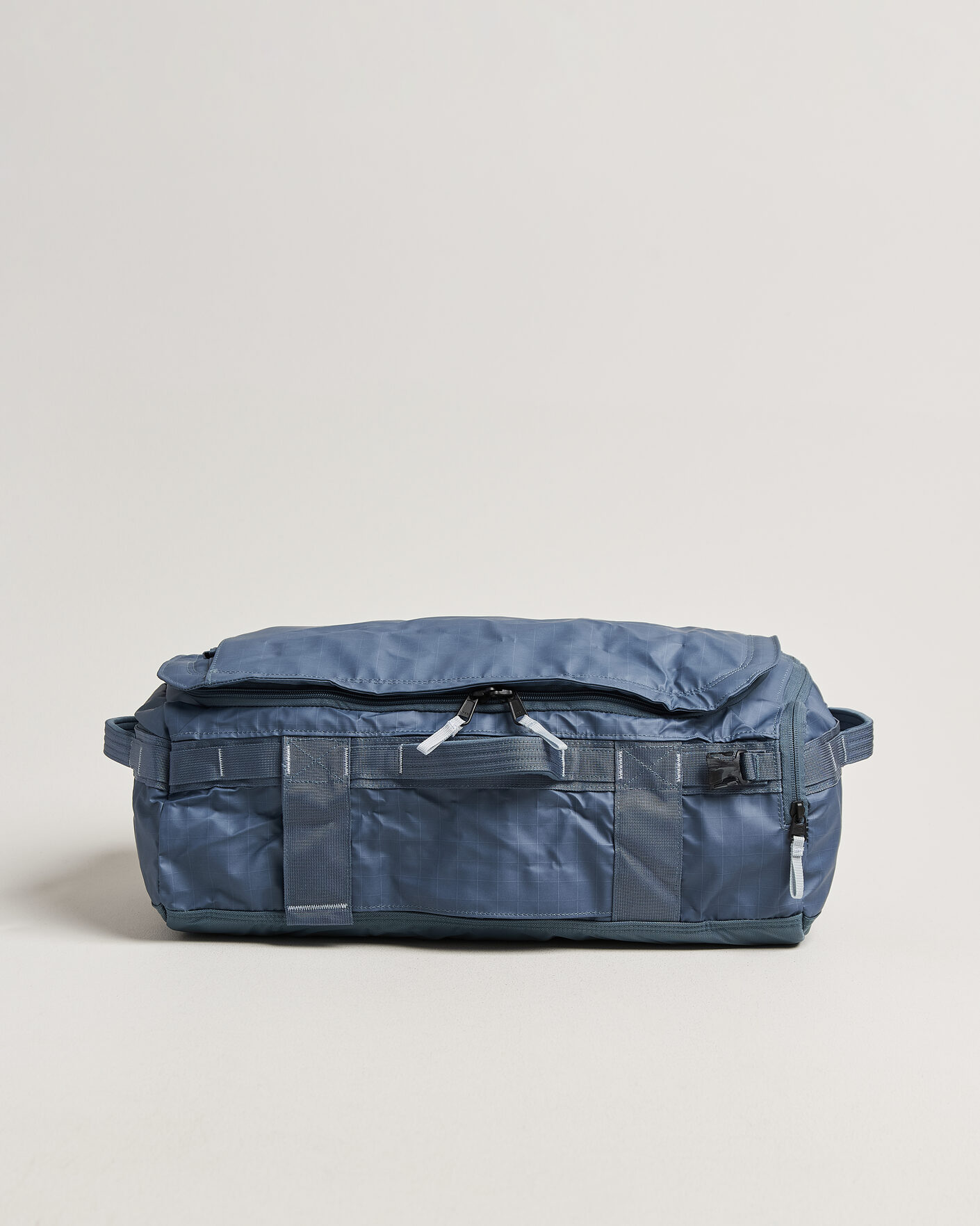 Heren | Tassen | The North Face | Base Camp Voyager Duffel 32 Granite Grey