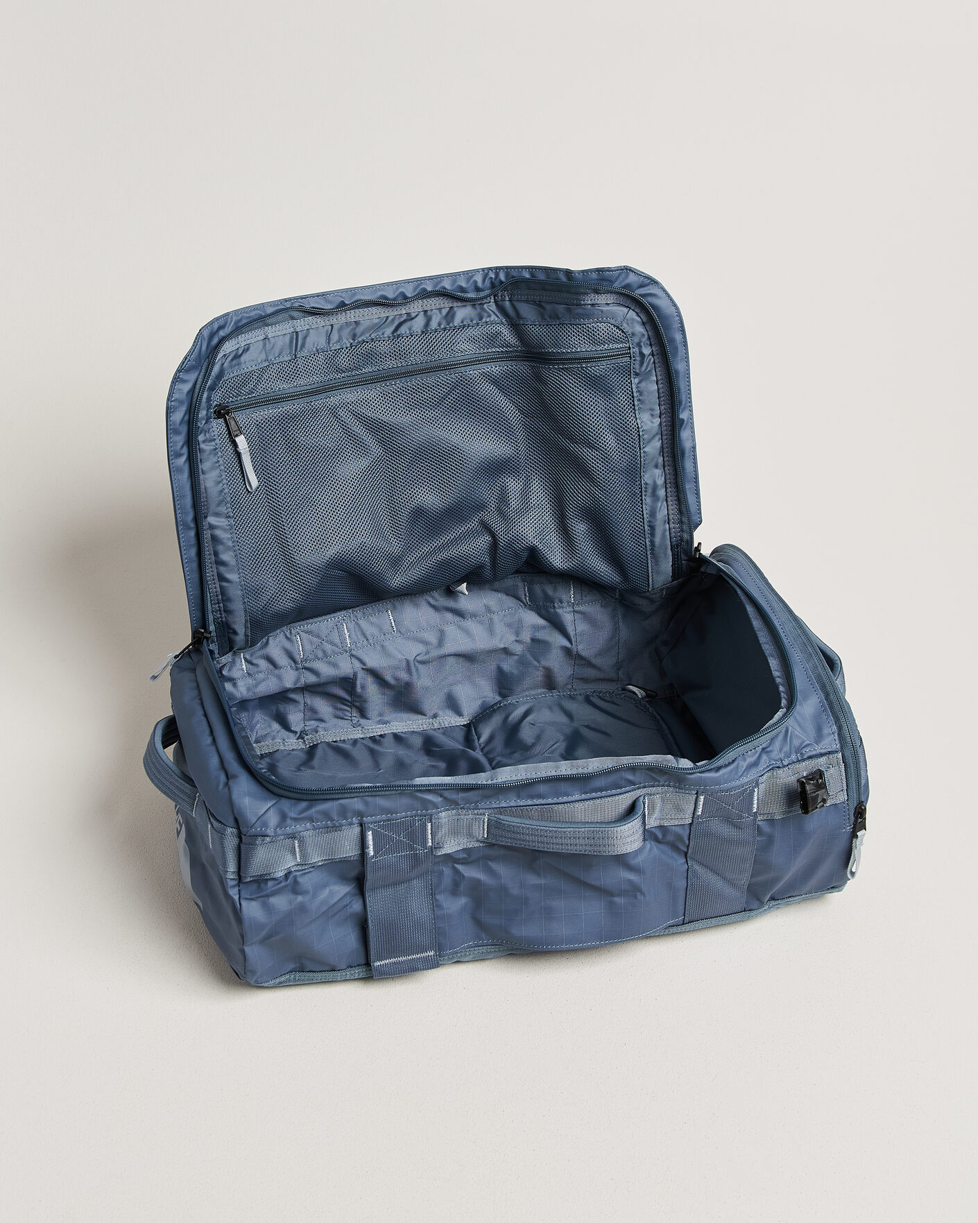 Heren | Tassen | The North Face | Base Camp Voyager Duffel 32 Granite Grey