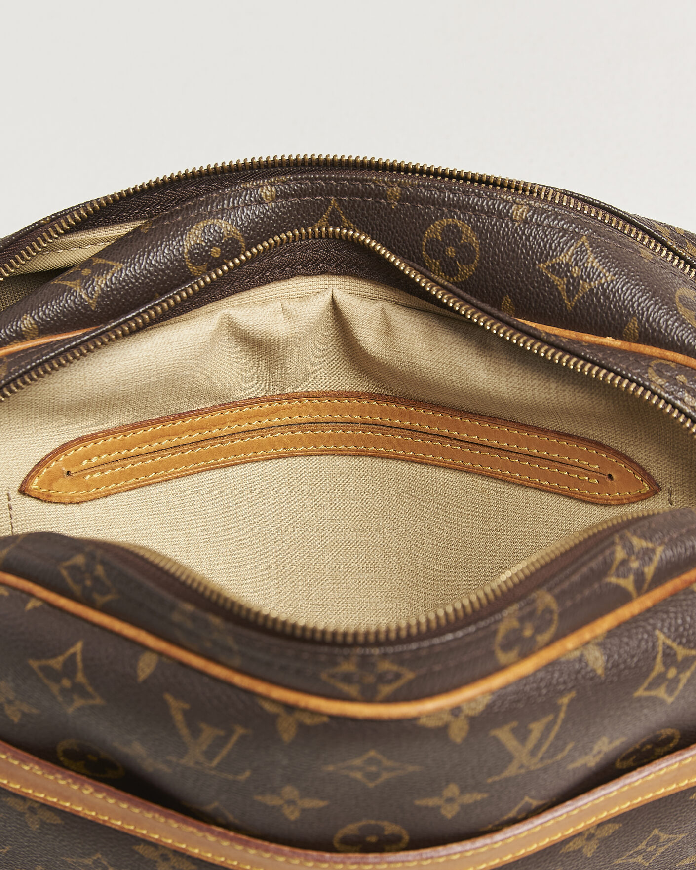 Homme | Pre-Owned & Vintage Bags | Louis Vuitton Pre-Owned | Reporter Bag PM Monogram