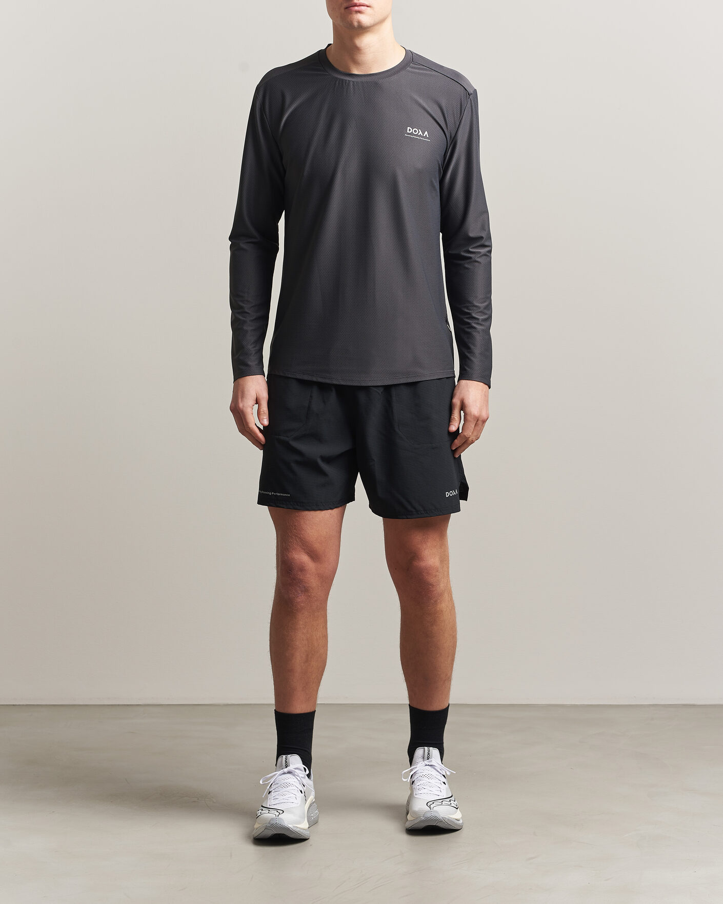 Heren | T-shirts | DOXA | Rerun Long Sleeve T-Shirt Raven