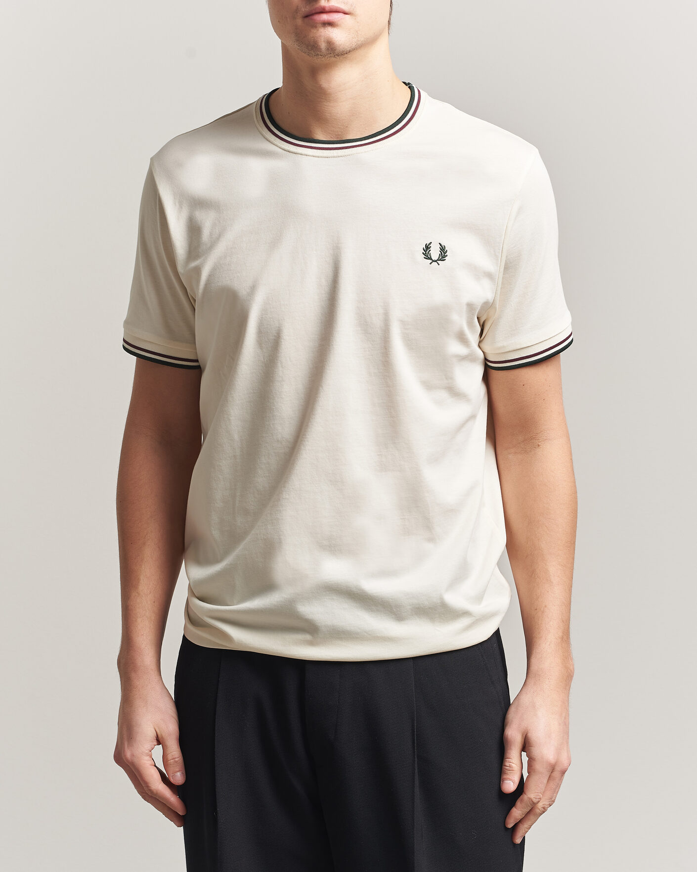 Homme | T-shirts | Fred Perry | Twin Tipped T-Shirt Ecru