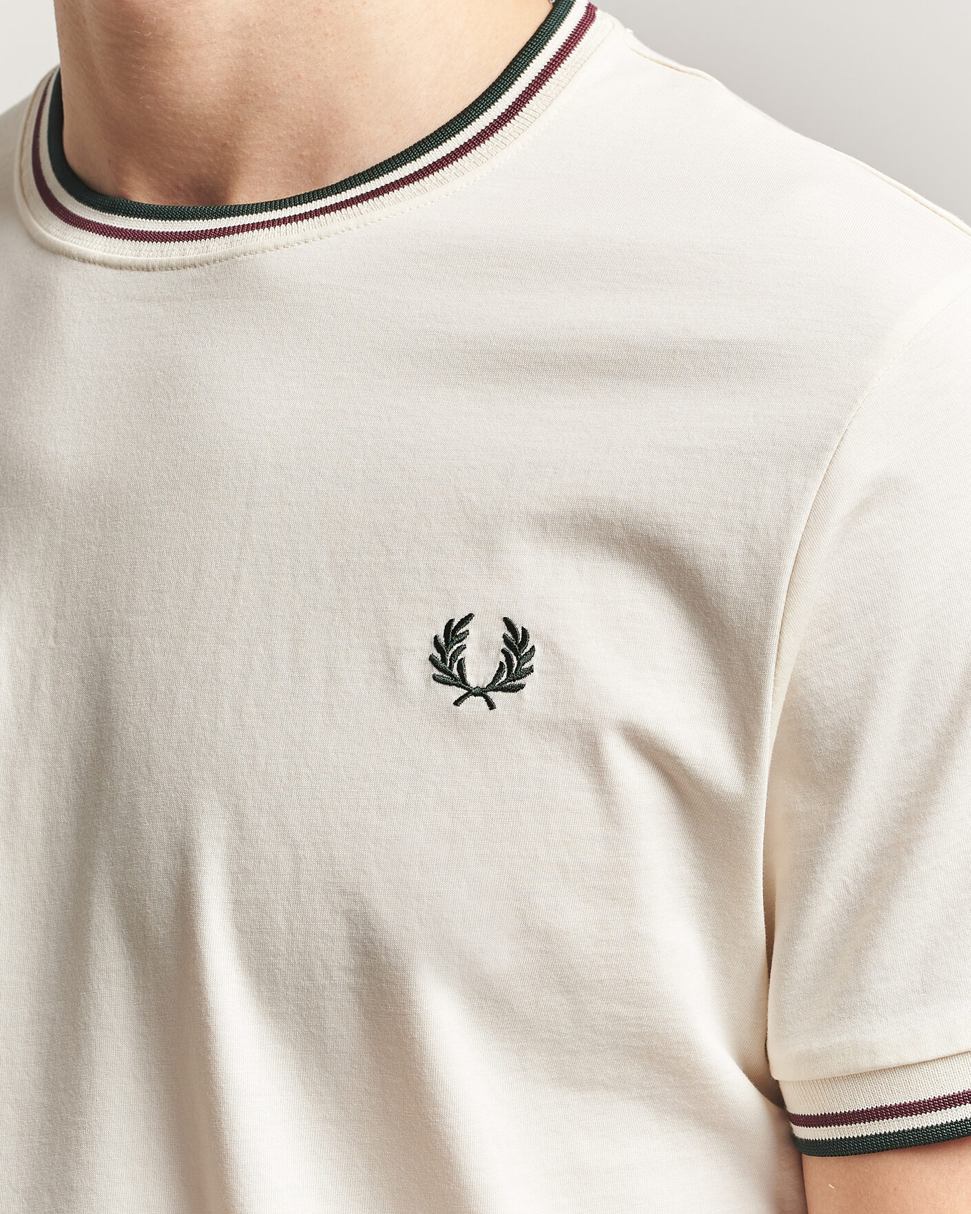 Heren | T-shirts | Fred Perry | Twin Tipped T-Shirt Ecru