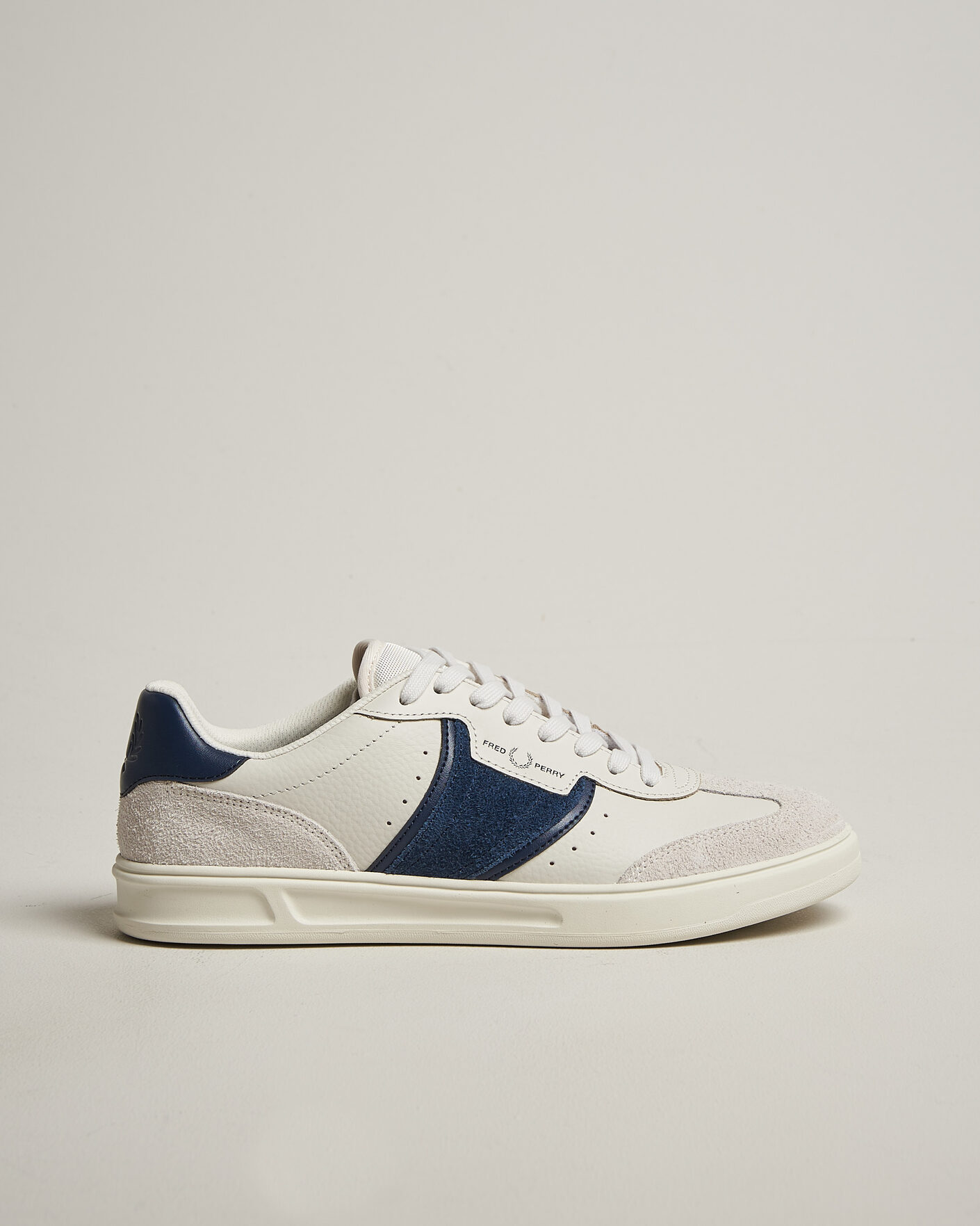 Homme | Baskets | Fred Perry | B4 Leather/Suede Sneaker Porcelain/Navy