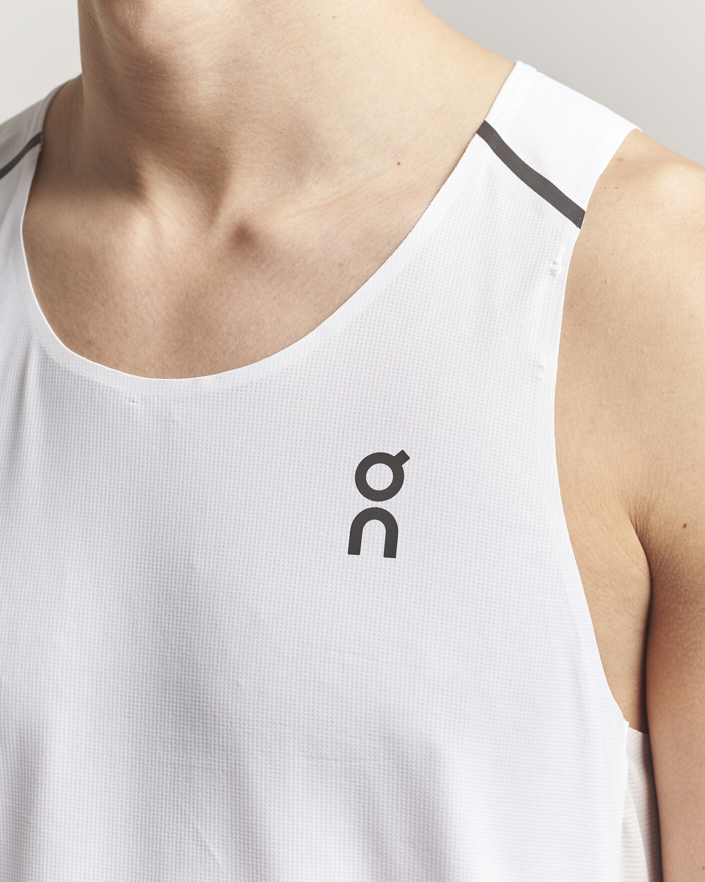 Homme | T-shirts | On | Performance Tank  White/Silver