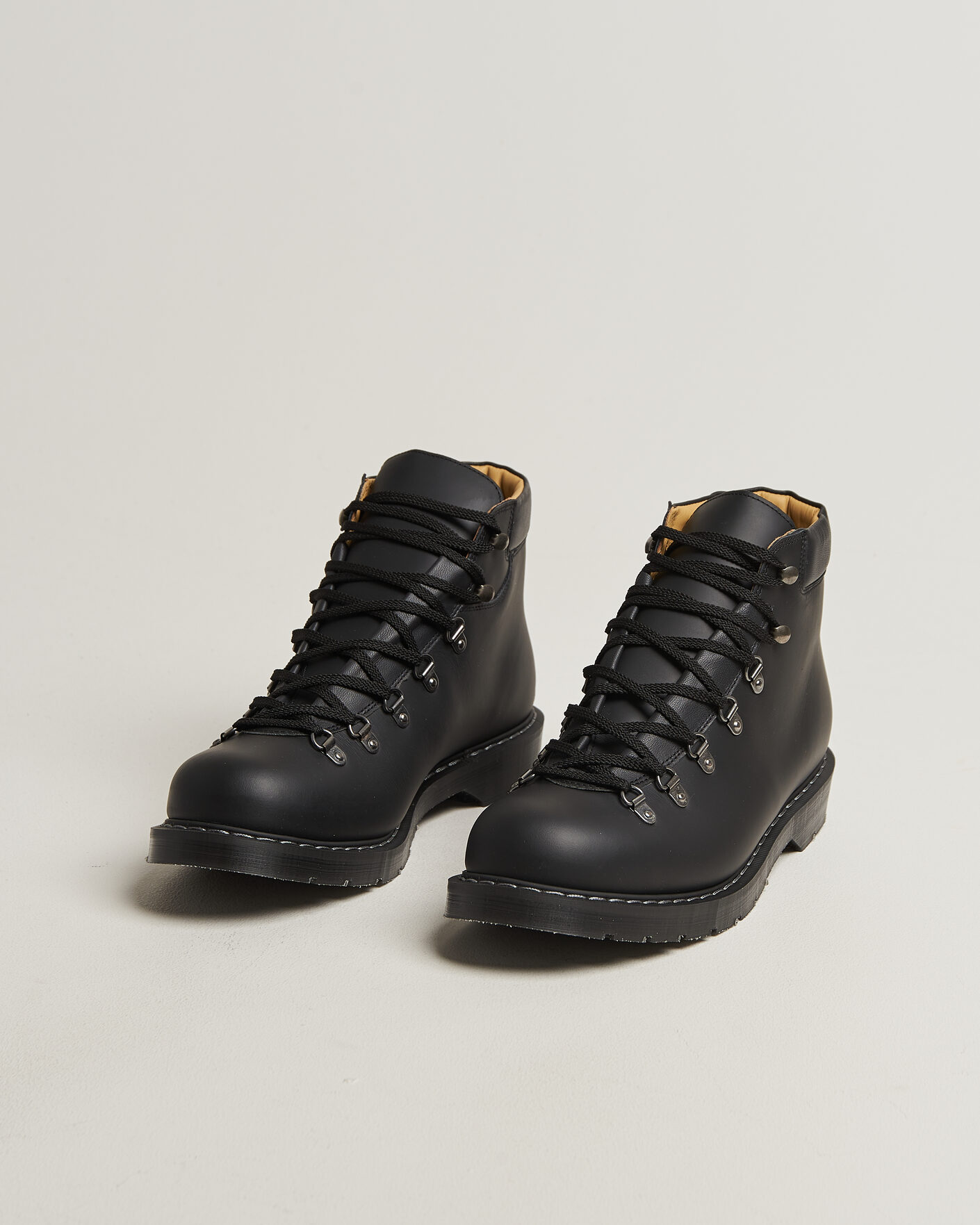 Homme | Bottes | Solovair | Urban Hiker Boot Black Waxy