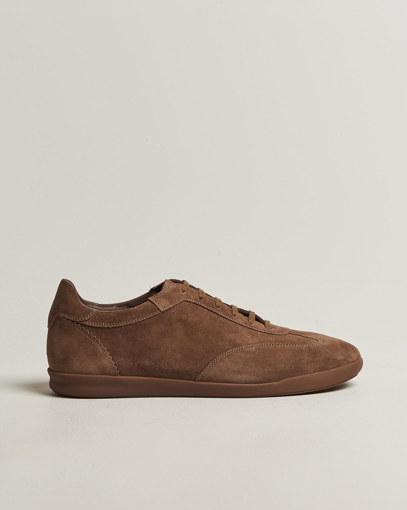 Heren | Sneakers | Loake Shoemakers | Mayfair Suede Dress Sneaker Flint
