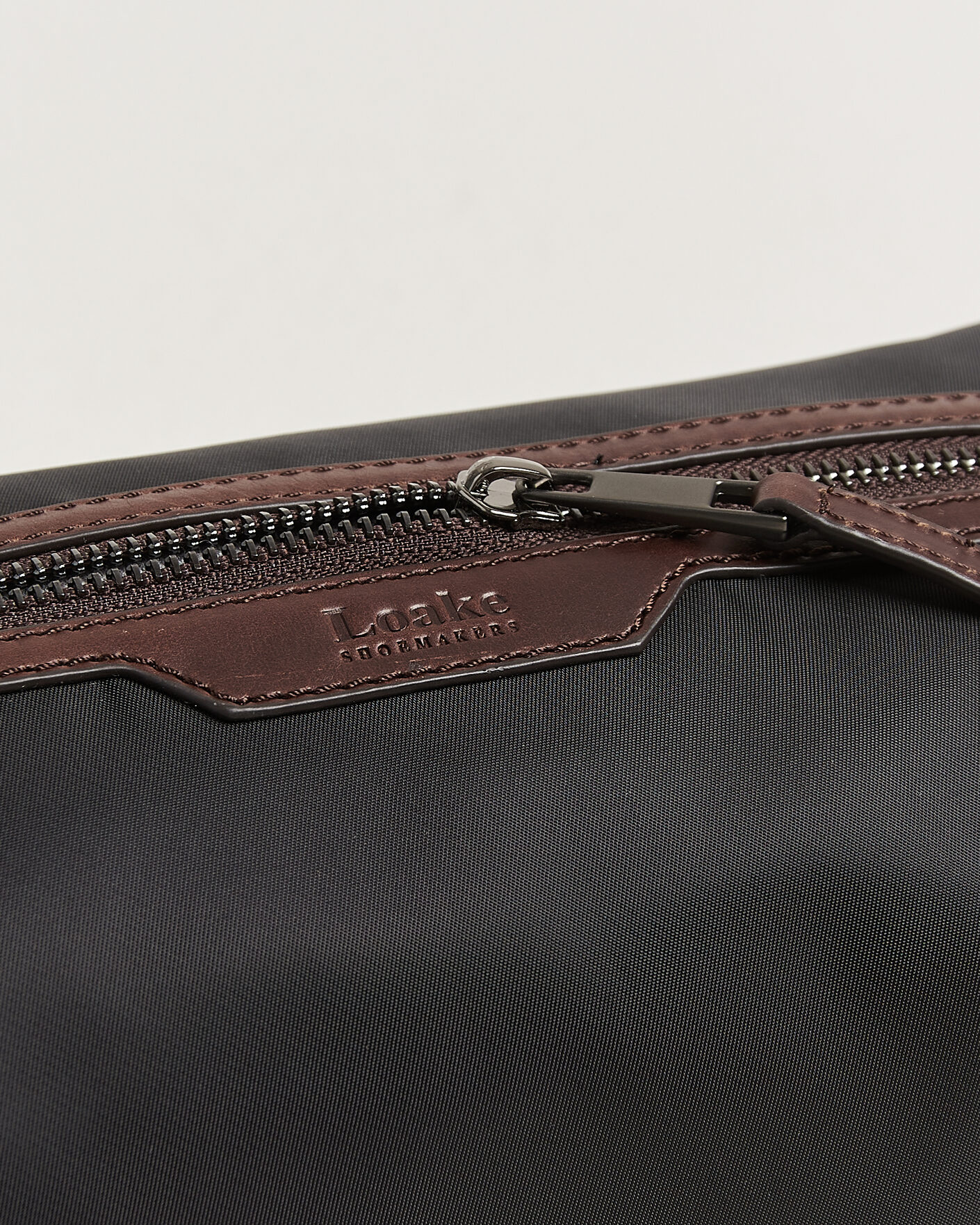 Homme | Sacs | Loake Shoemakers | Welland Nylon/Leather Washbag Black