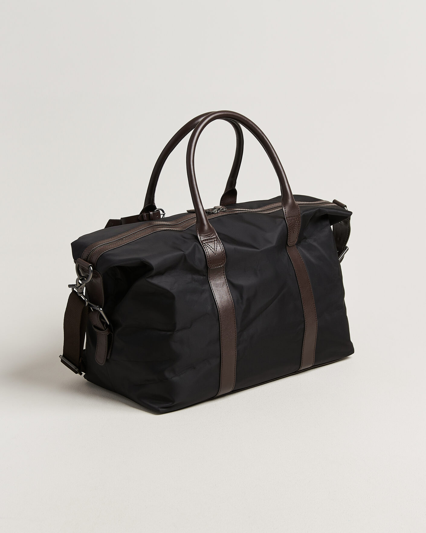 Heren | Tassen | Loake Shoemakers | Gower Nylon/Leather Holdall Black