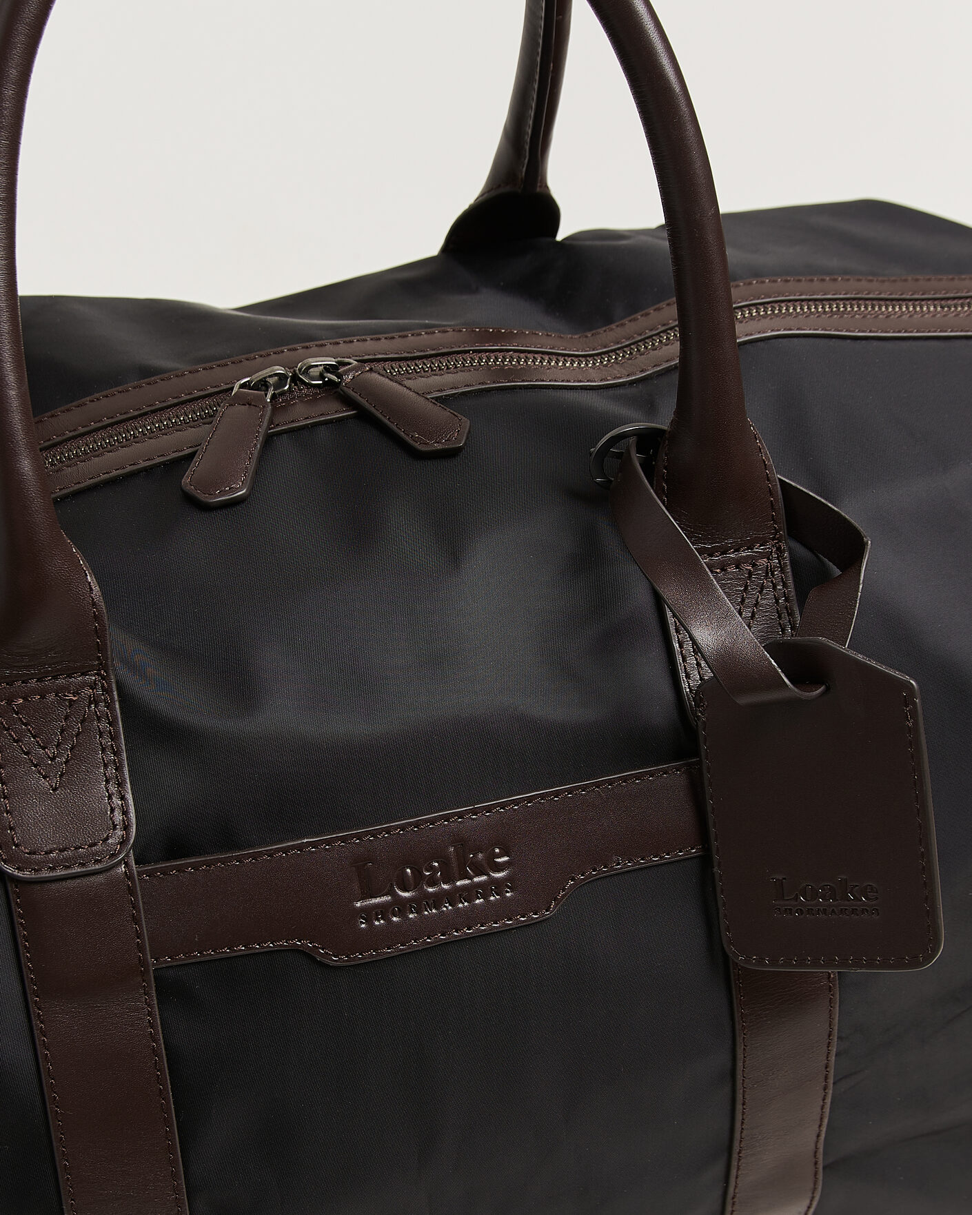 Heren | Tassen | Loake Shoemakers | Gower Nylon/Leather Holdall Black