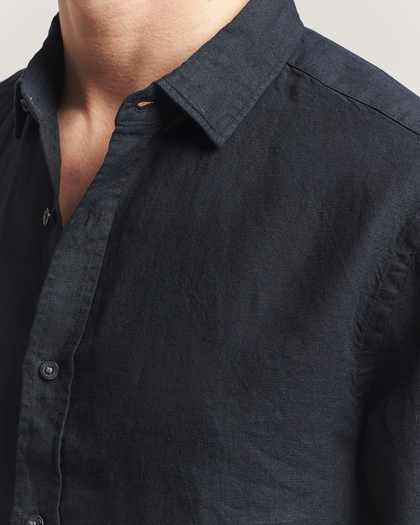 Homme | Chemises | Charles Tyrwhitt | Pure Linen Slim Fit Shirt Black