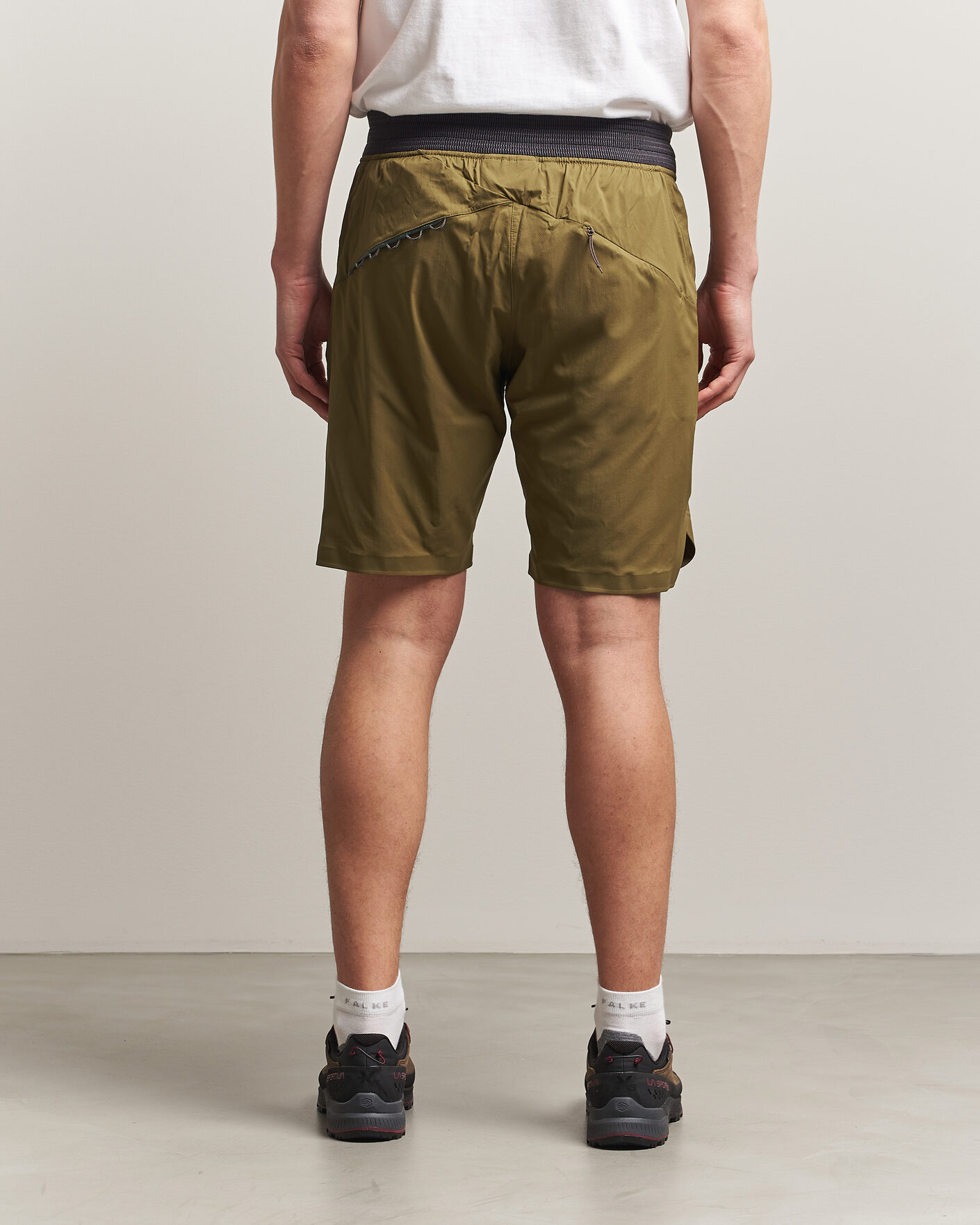 Heren | Korte broek | Klättermusen | Nal Windbreaker Shorts Olive