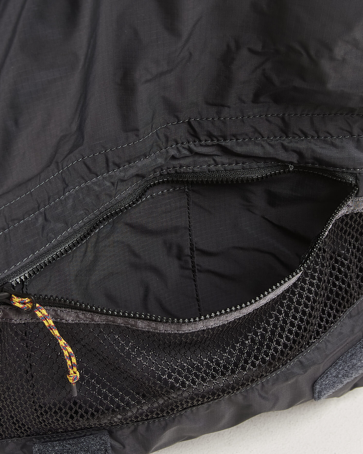 Homme | Sacs | Klättermusen | Algir Foldover Bag Raven