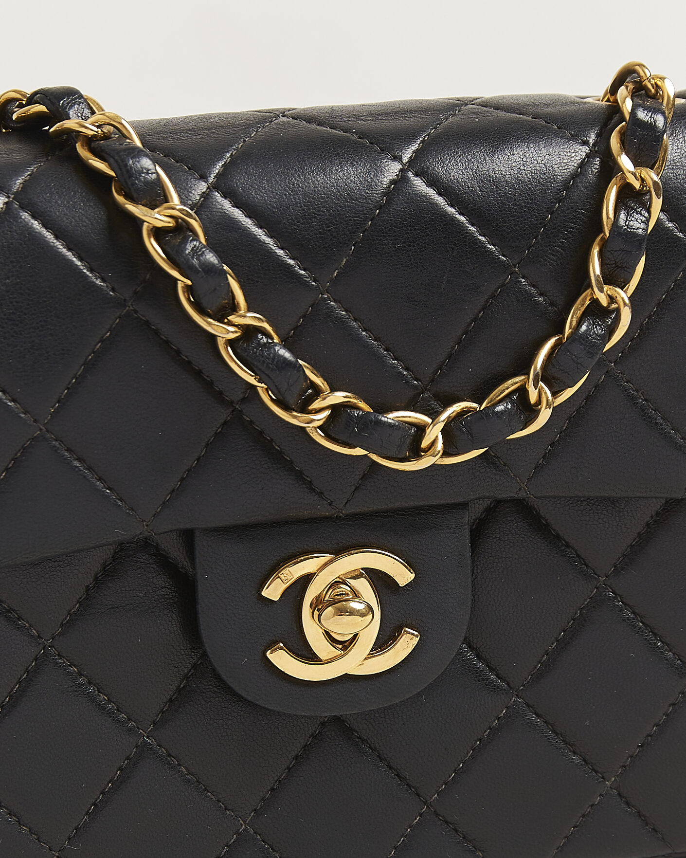 Homme | Pre-Owned & Vintage Bags | Chanel Pre-Owned | Classic Mini Single Flap Square Bag Black
