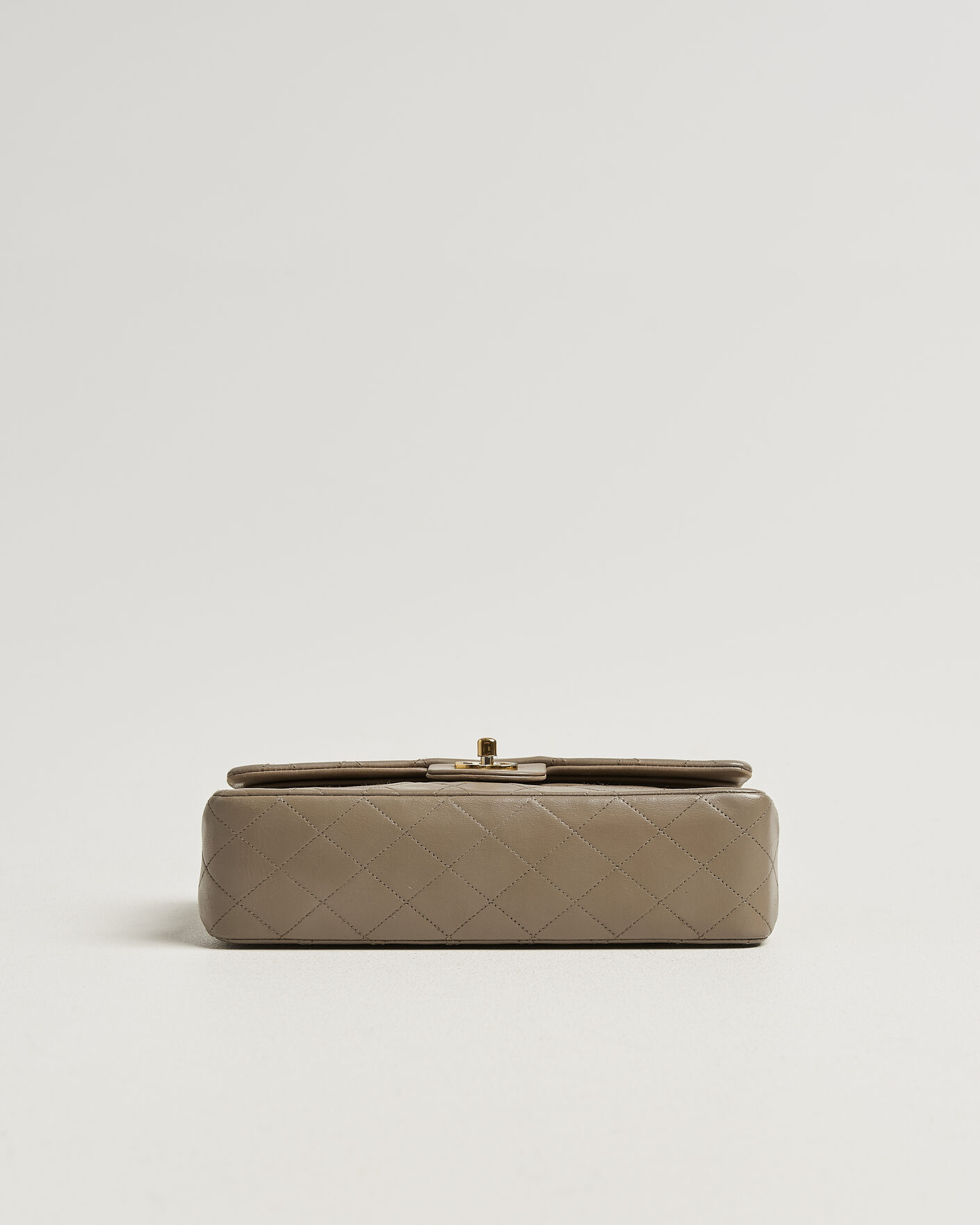 Heren | Pre-Owned & Vintage Bags | Chanel Pre-Owned | Classic Medium Double Flap Bag Lambskin Beige