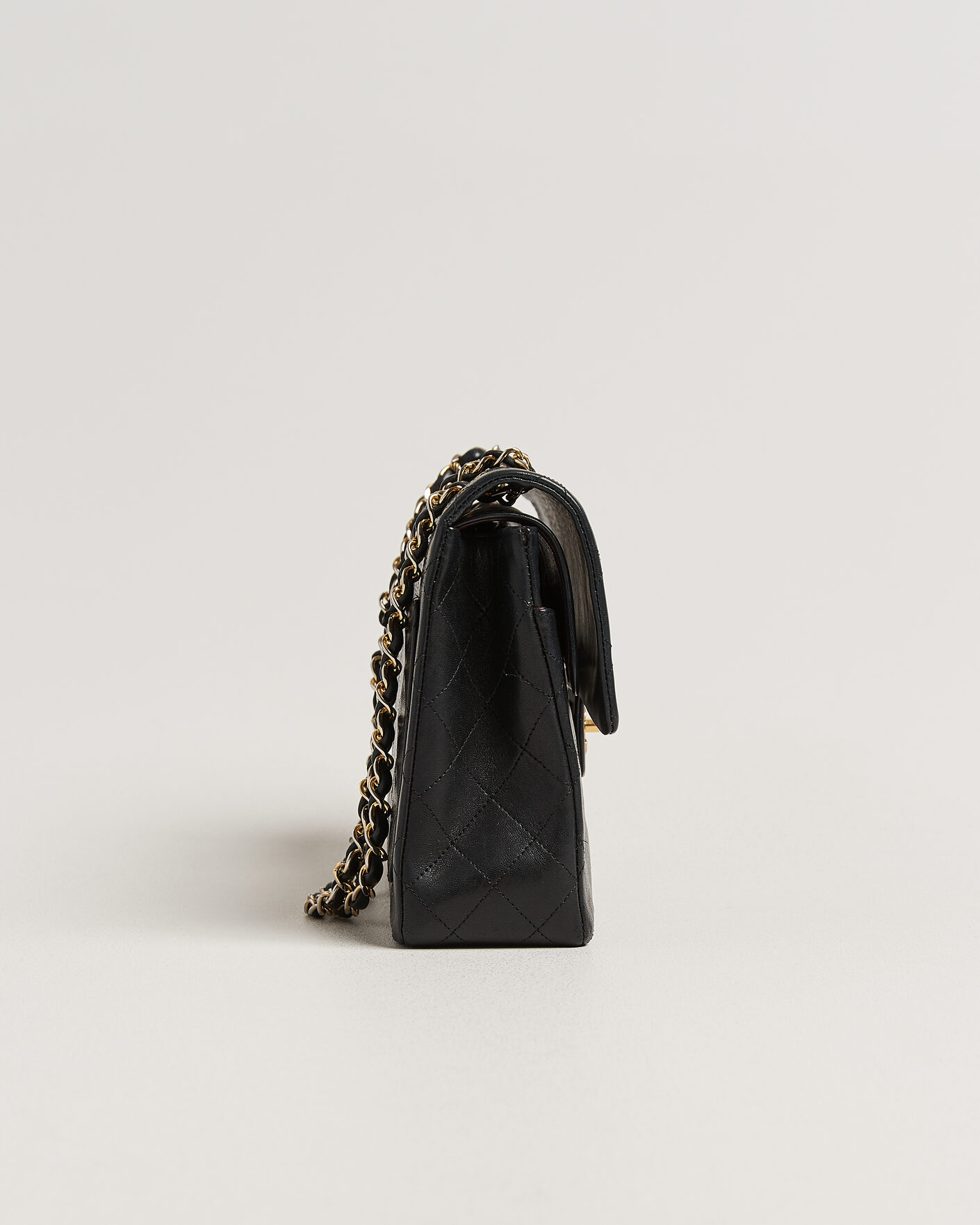 Homme | Pre-Owned & Vintage Bags | Chanel Pre-Owned | Classic Medium Square Double Flap Bag Lambskin Black