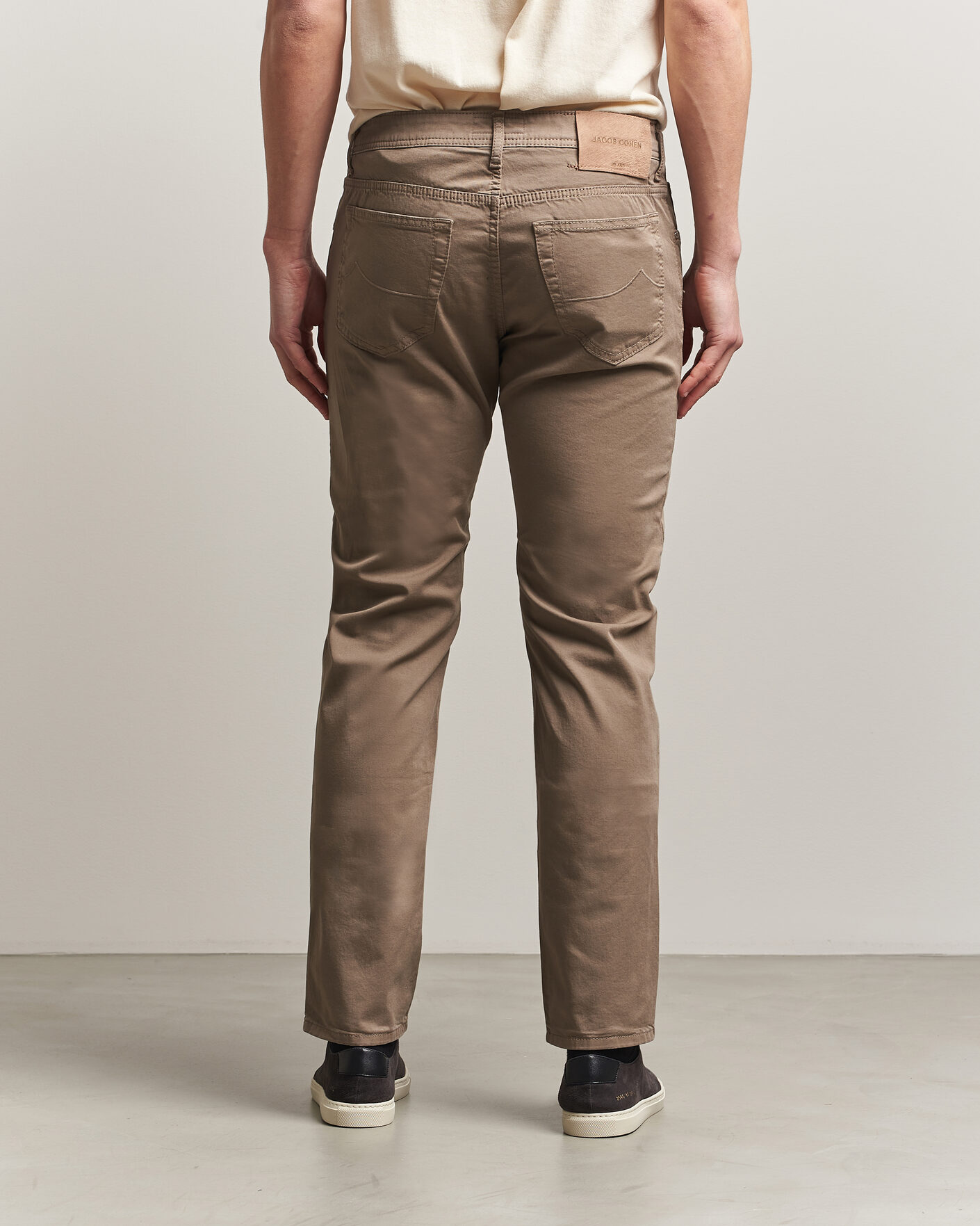 Heren | Broeken | Jacob Cohën | Bard Garment Dyed Gabardine Trousers Khaki Beige