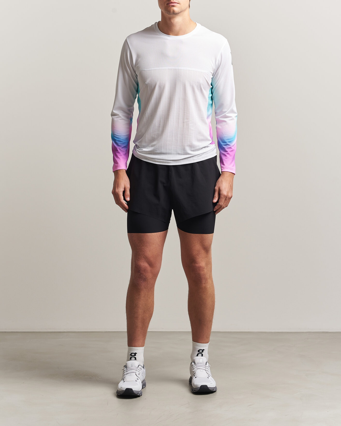 Heren | T-shirts | SOAR Running | Hot Weather Long Sleeve Tee White/Blue