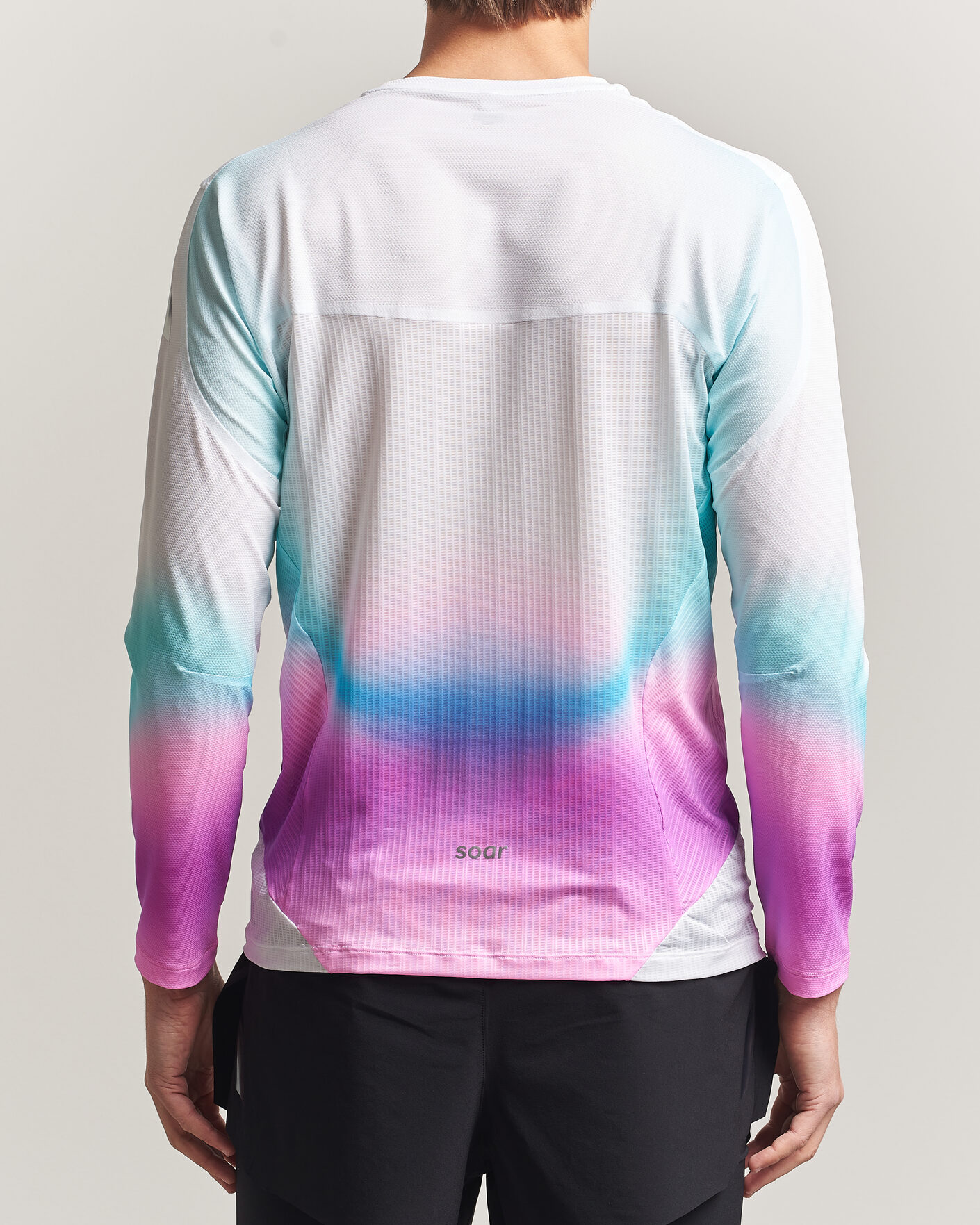 Heren | T-shirts | SOAR Running | Hot Weather Long Sleeve Tee White/Blue