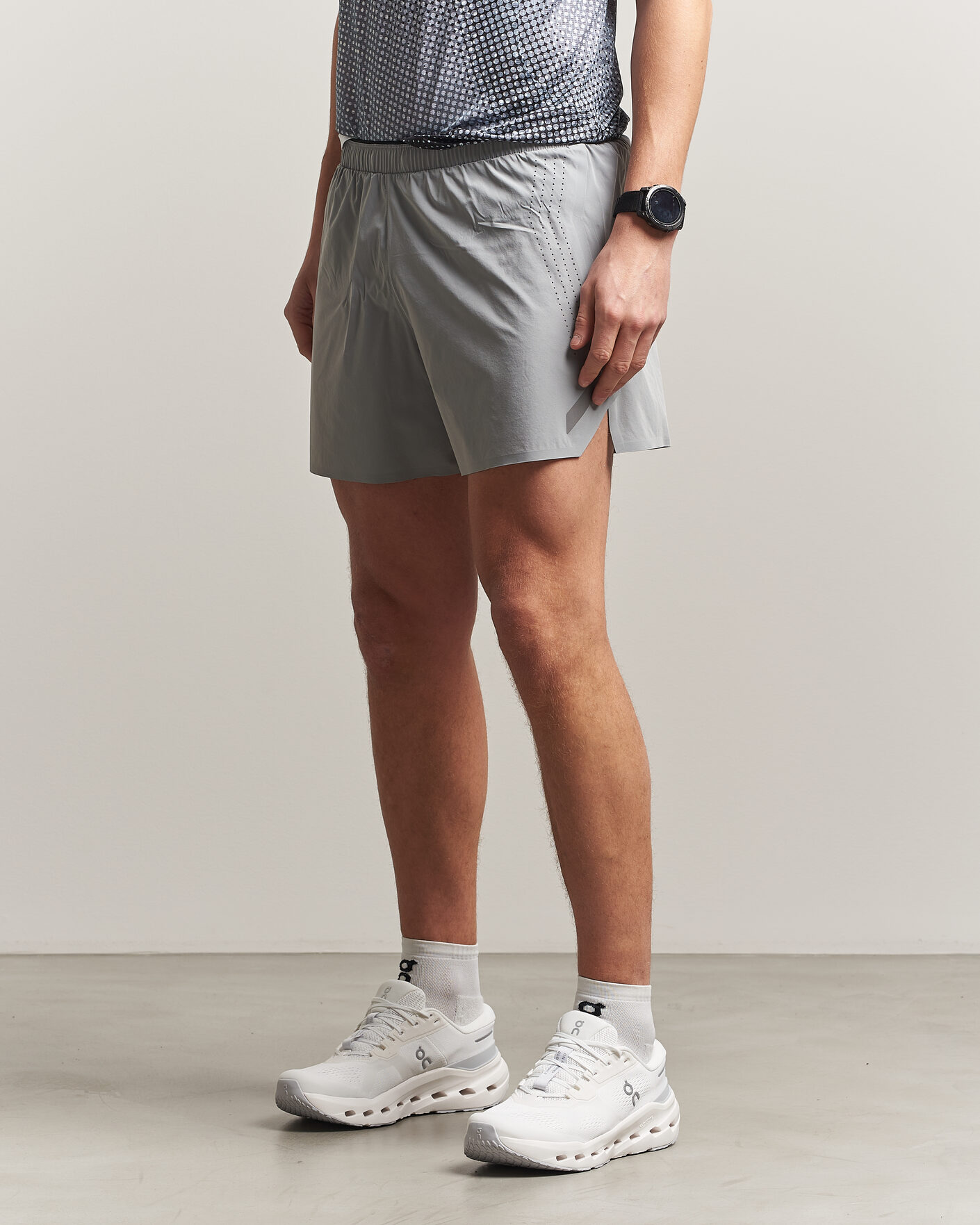 Homme | Shorts | SOAR Running | Run Short Silver Grey